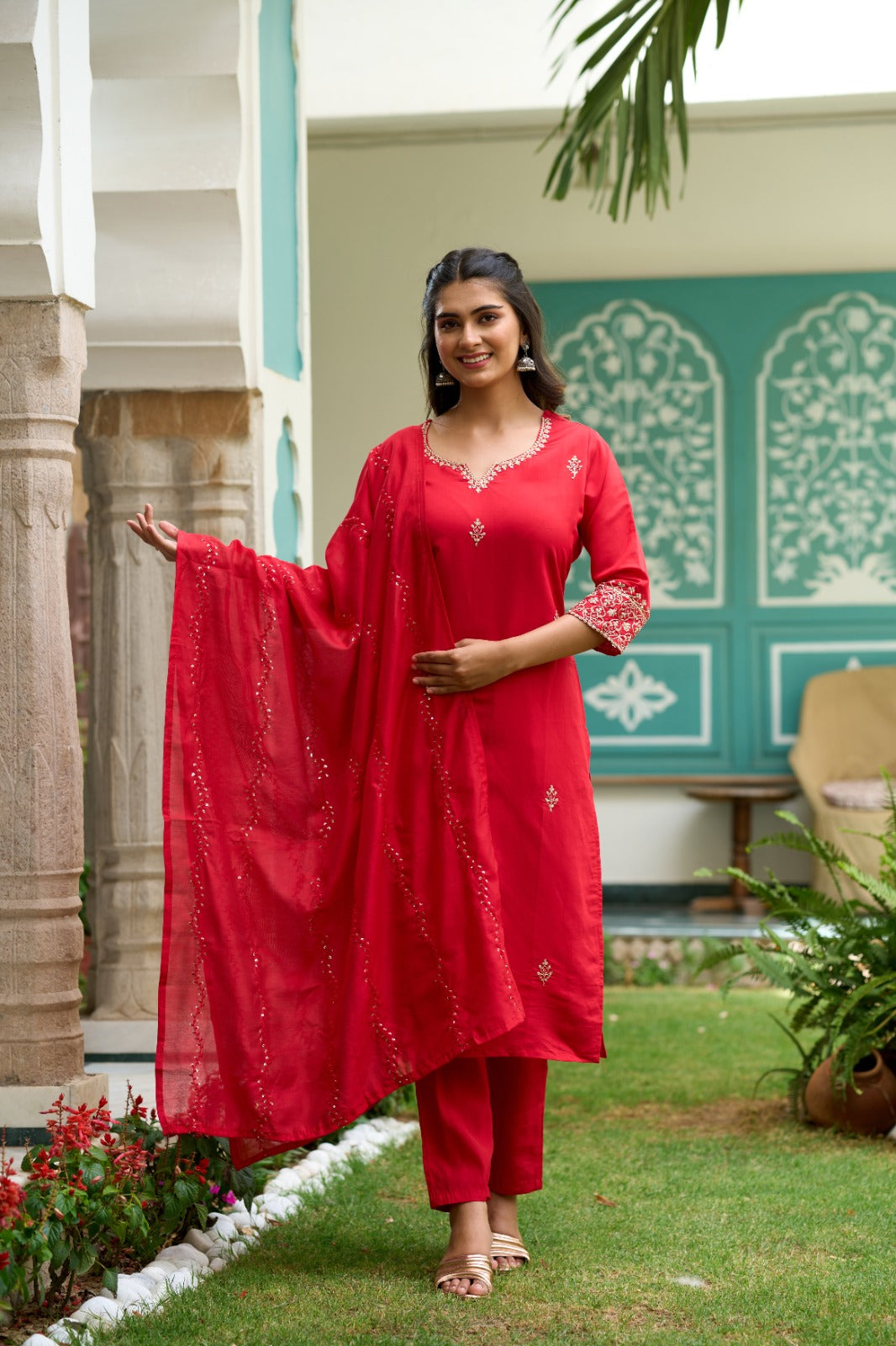Red Chanderi Elegant Kurta Pant Set With Embroidery Work