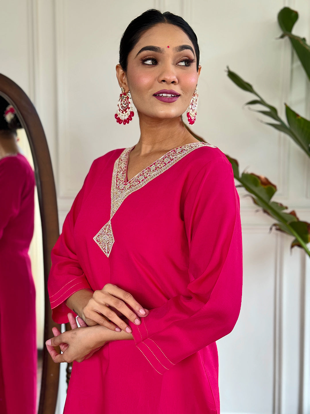 Red Chanderi Silk Elegant Kurta Pant Set With Embroidery Work