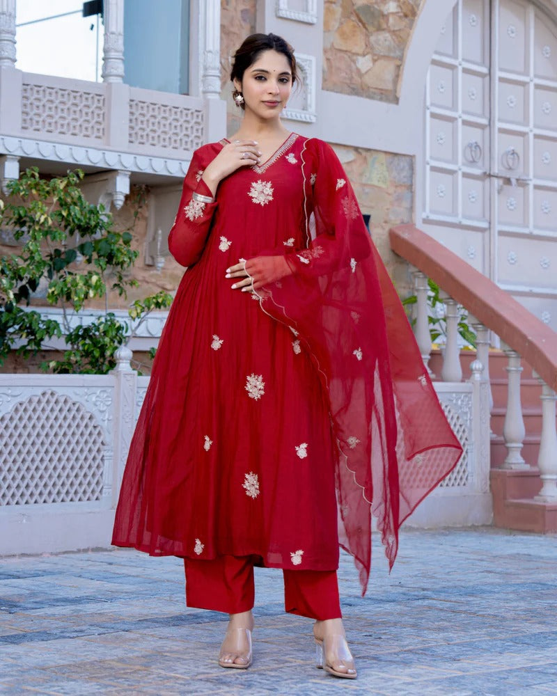 Red Chanderi Silk Kurta Pant Set With Heavy Thread Embroidery Work