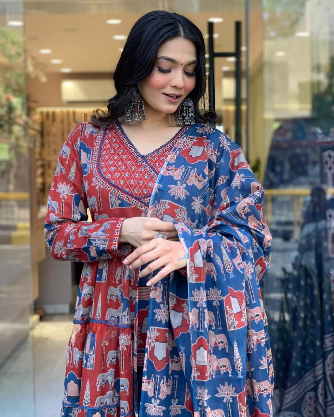 Red Cotton Kurta Pant Set with Printed With Thread Embroidery Work