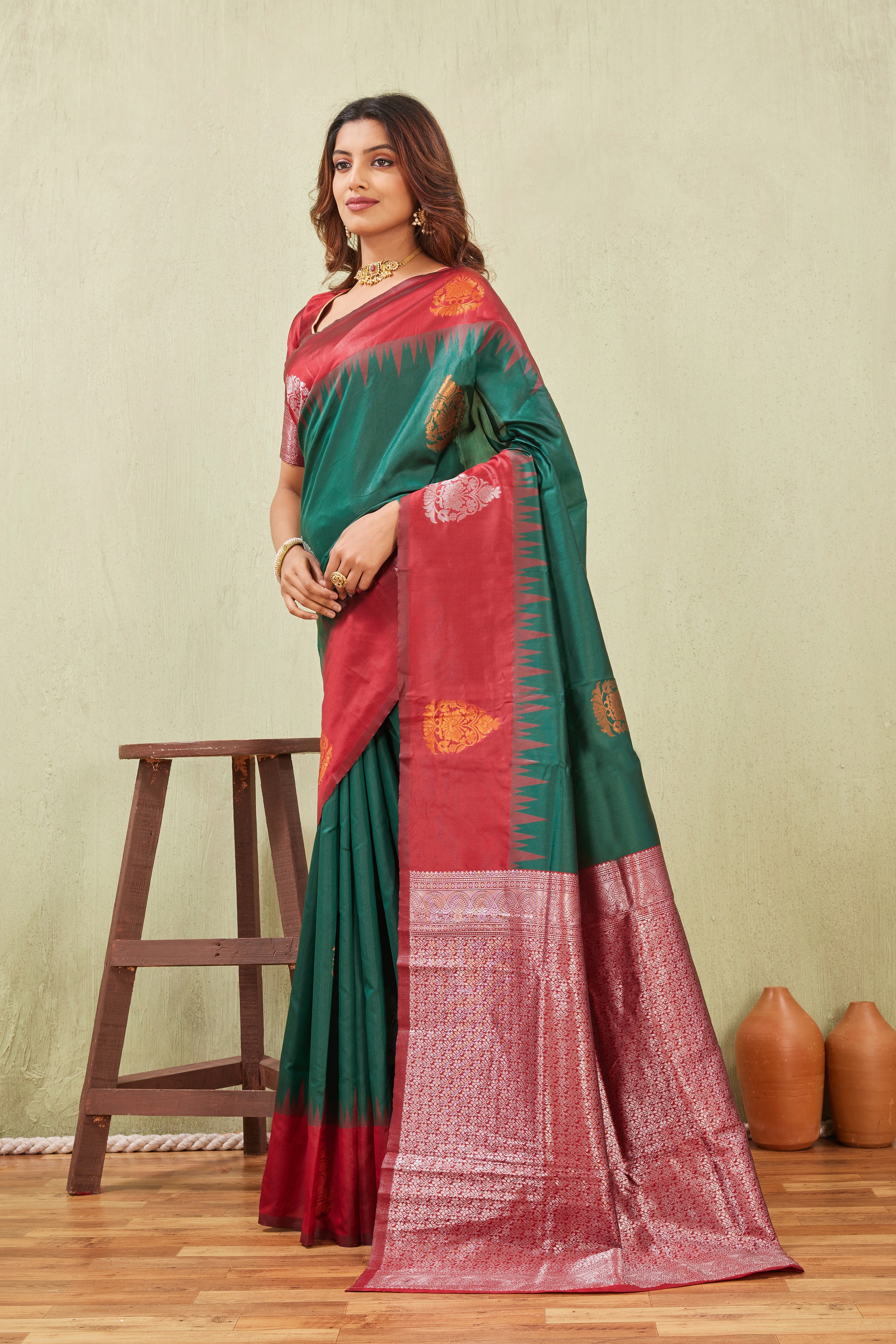 Red Green Banarasi Silk Saree with Rich Pallu & Elegant Jacquard Jari Work