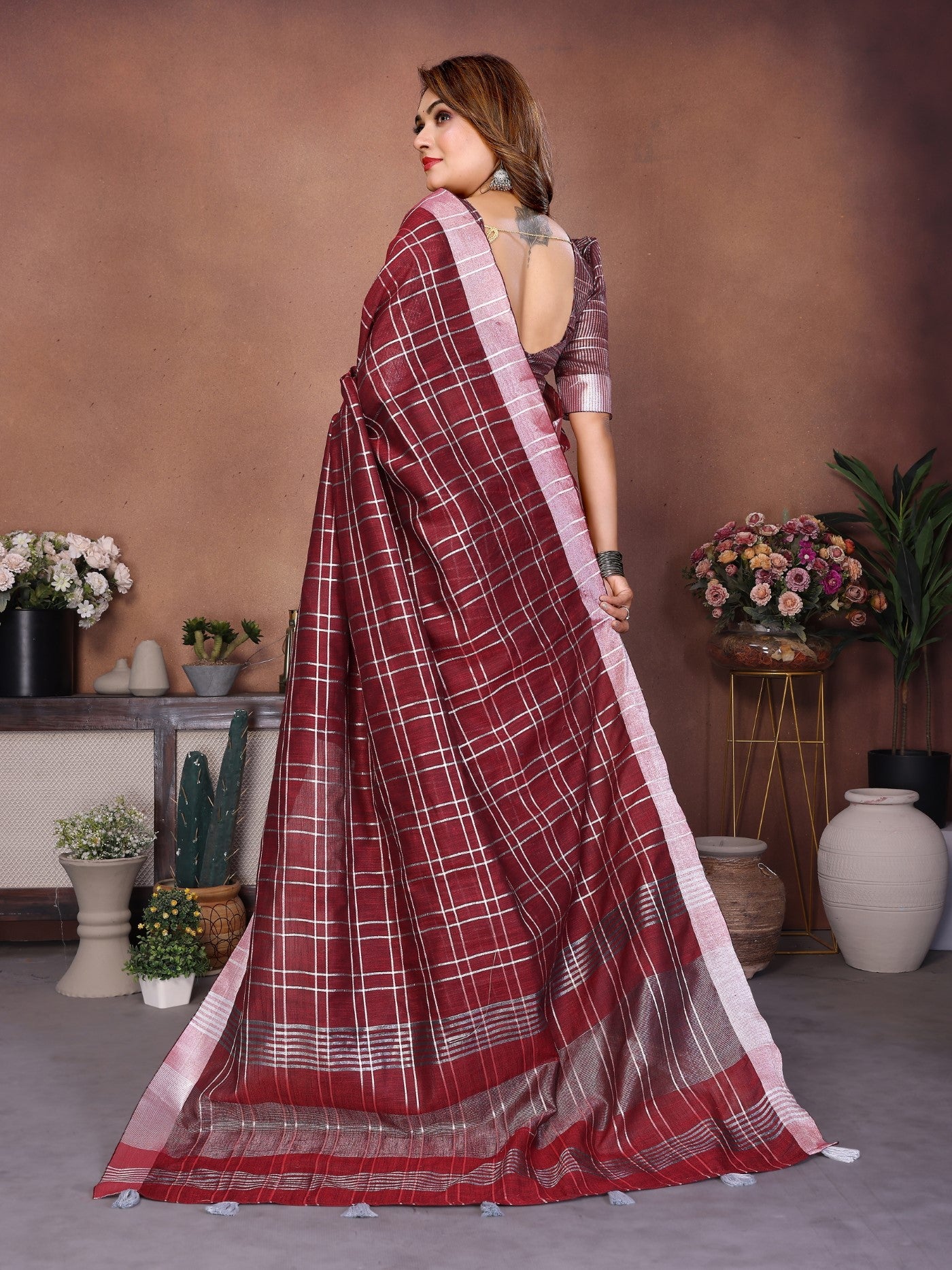 Red Linen Saree With Traditional Weaving