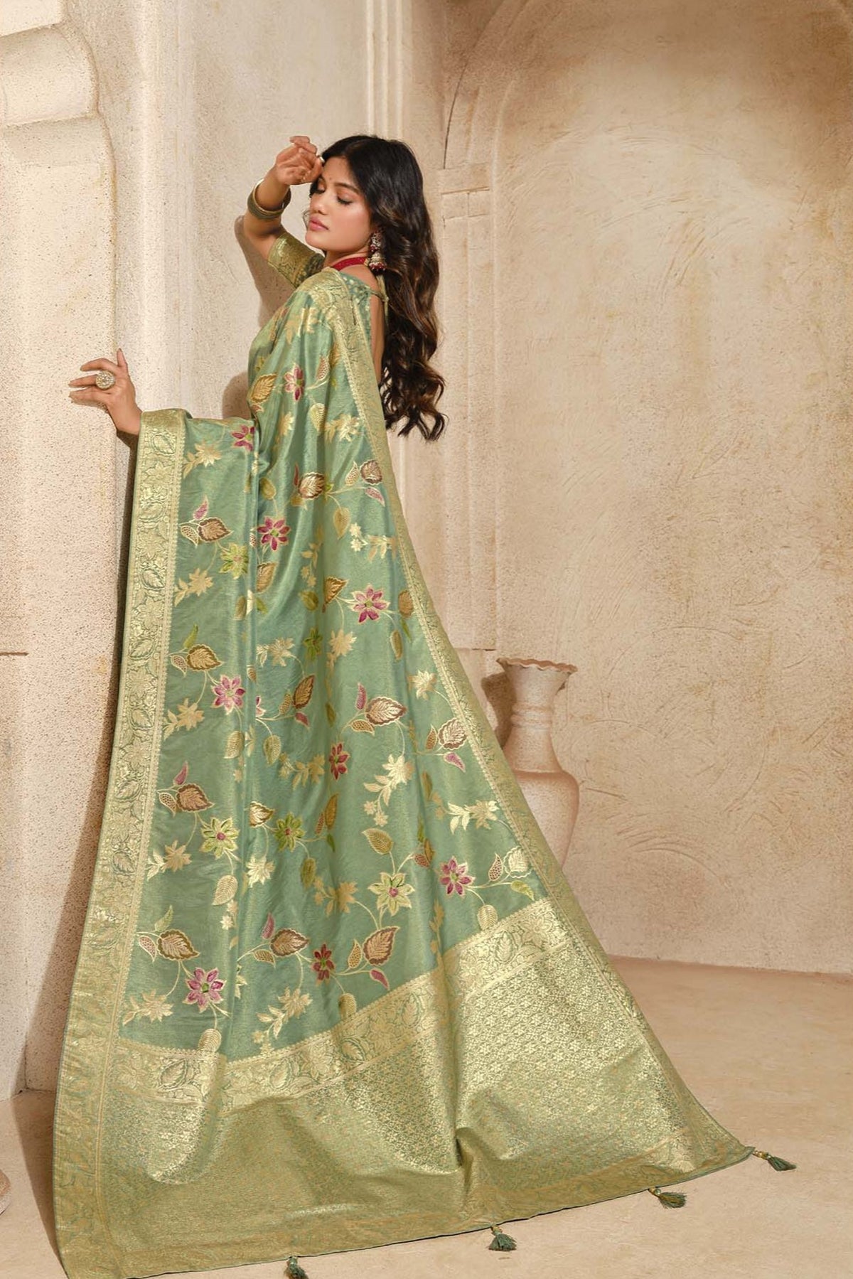 Rich And Heavy Woven Jari Designer Green Partywear Silk Saree