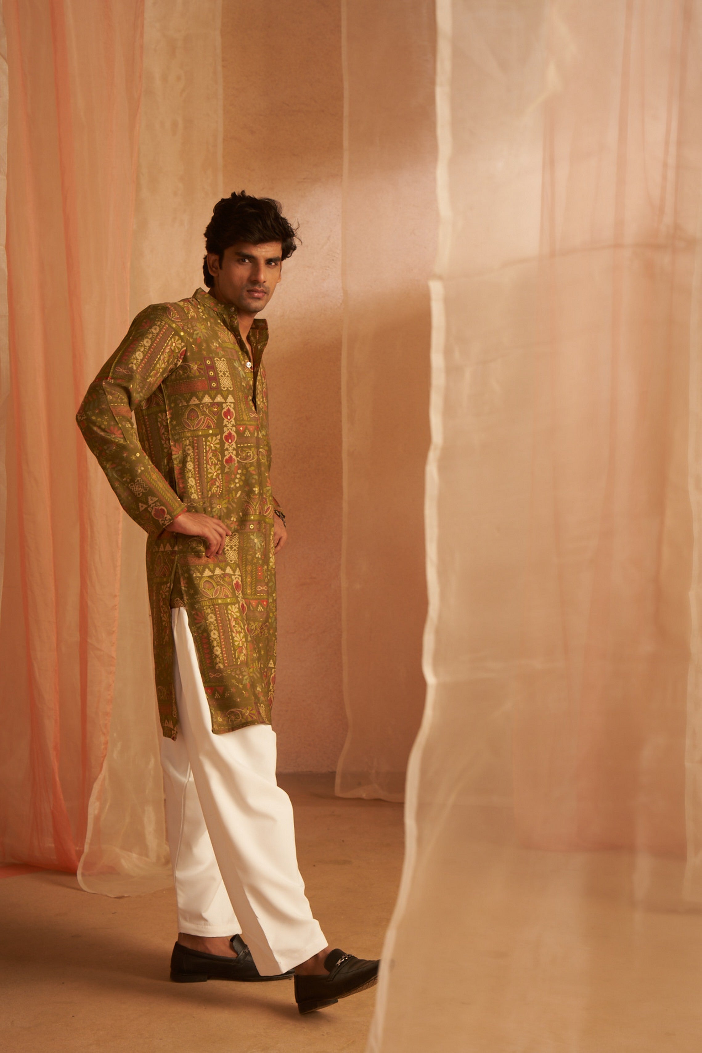 Rich Looks Green Kurta Payjama with Designer Print – Fresh and Trendy