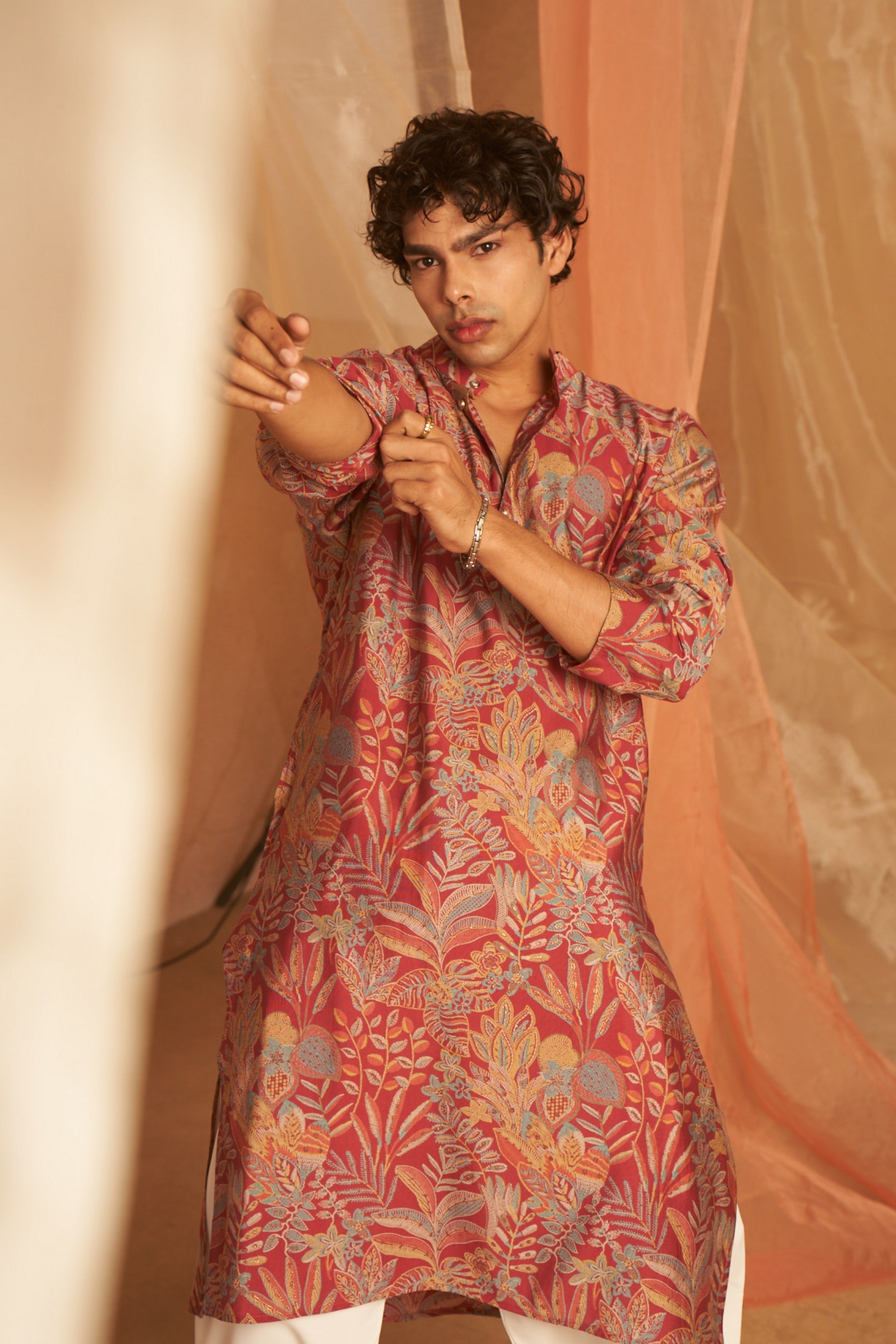 Rich Looks Pink Kurta Payjama with Designer Print – Subtle Festive Look