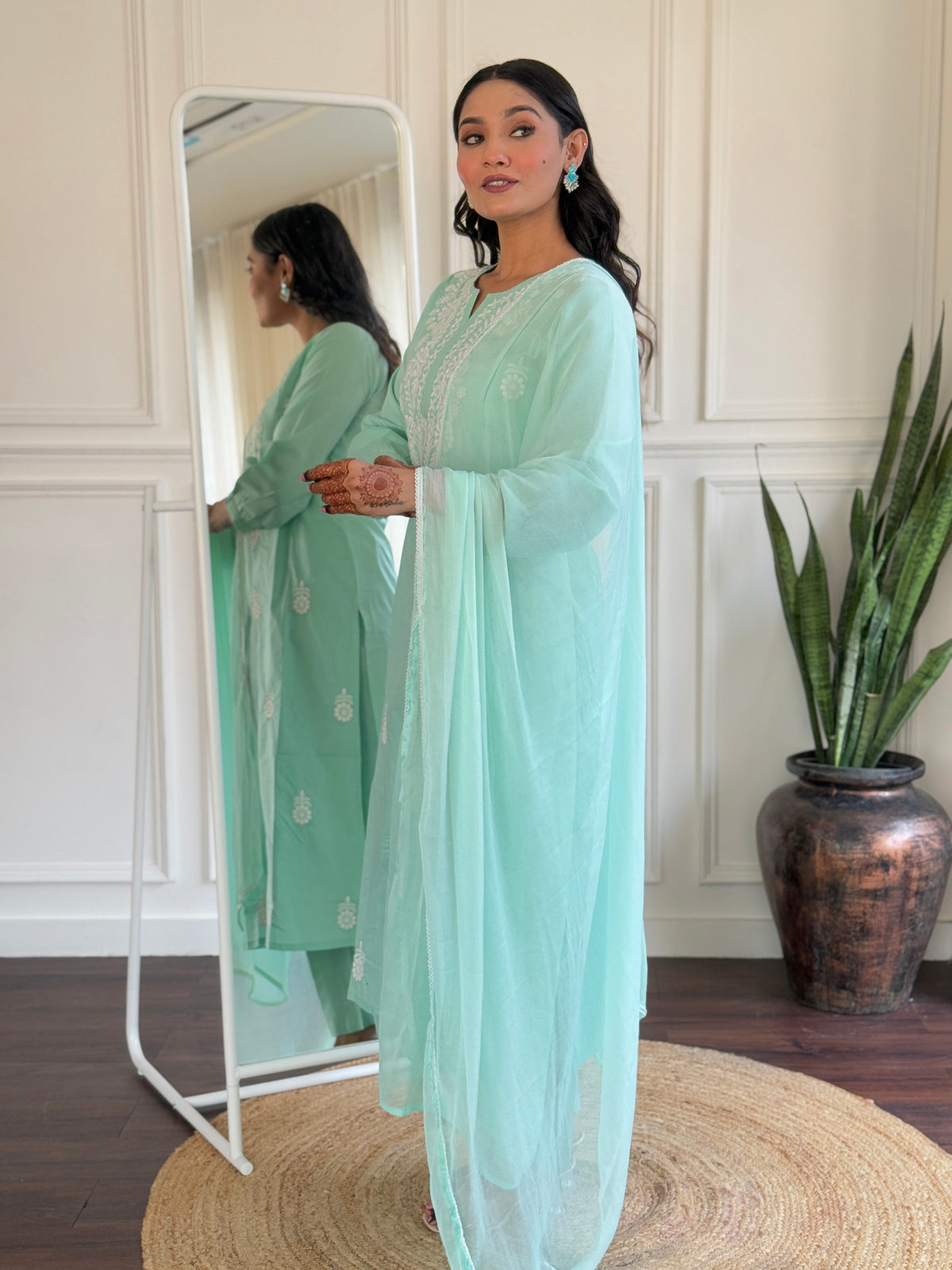 Turquiose Cotton Elegant Kurta Pant Set With Chikankari Work