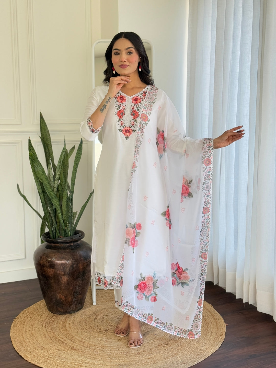 White Bsy Viscose Elegant Kurta Pant Set With Thread Work