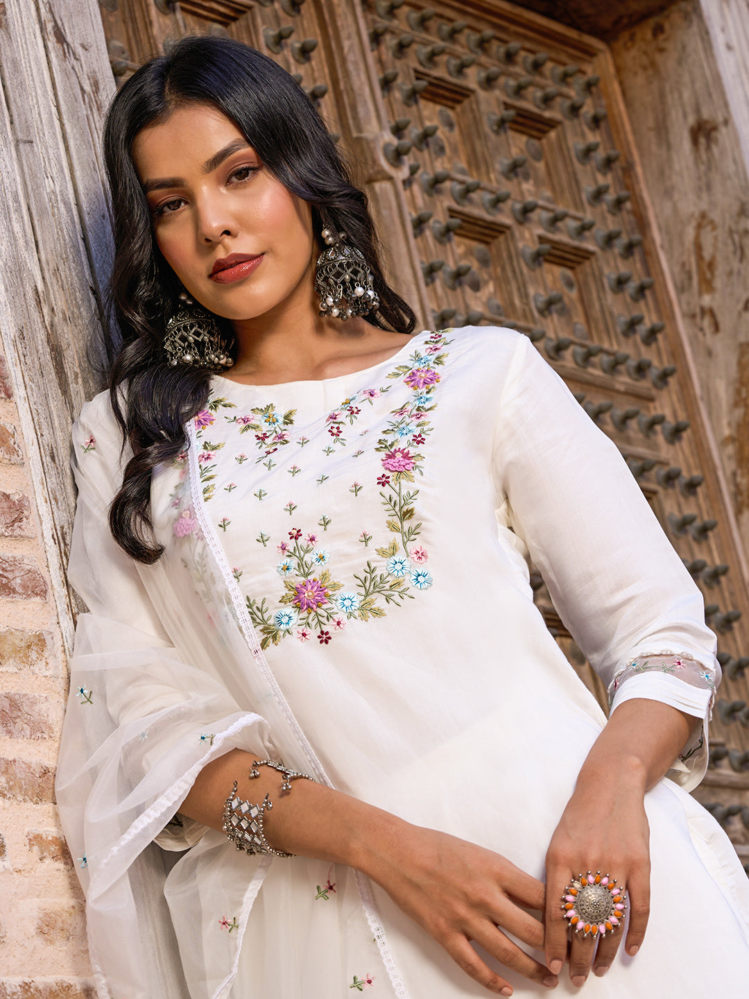 White Chanderi Elegant Kurta Pant Set With Embroidery Work