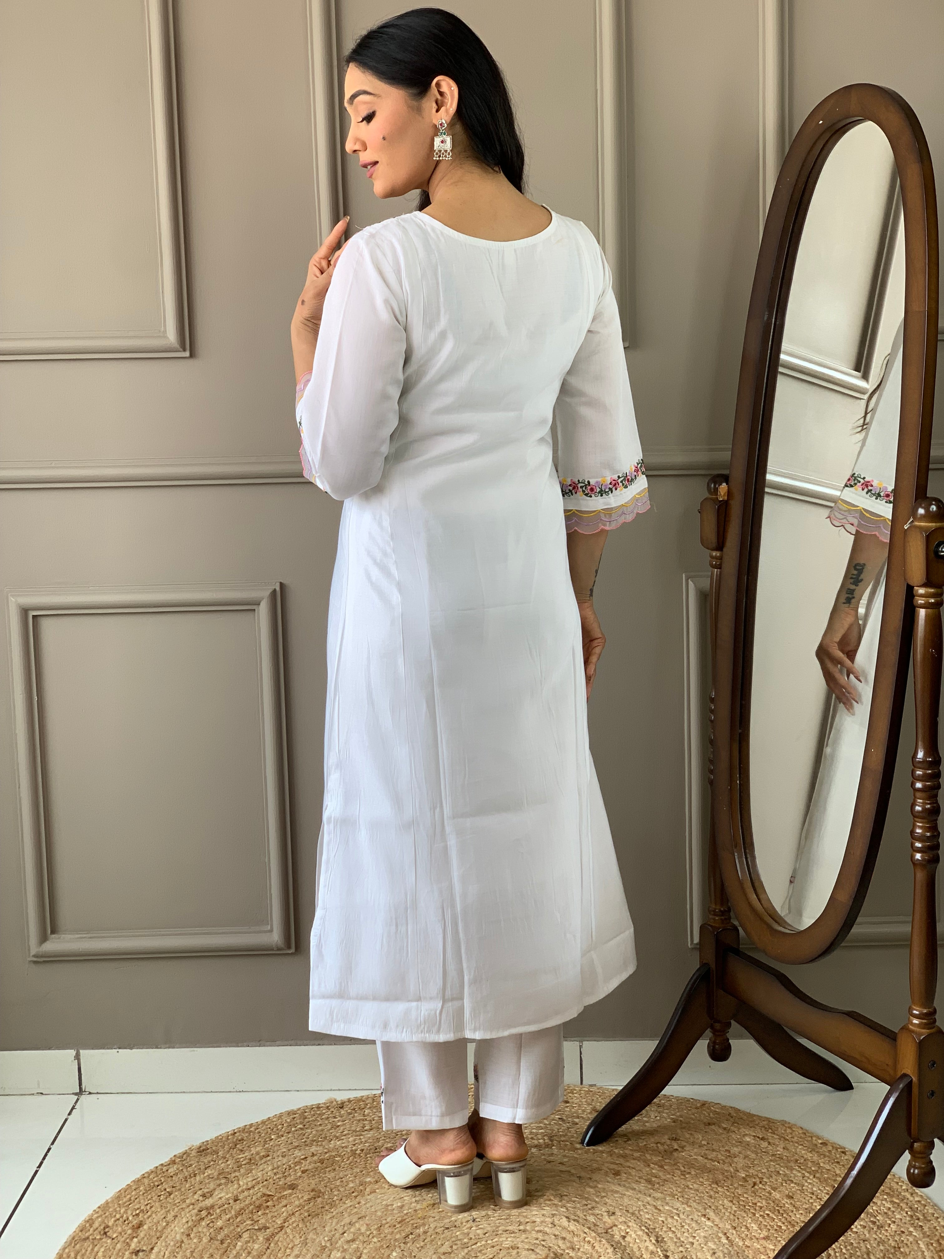 White Chanderi Silk Elegant Kurta Pant Set With Woven Work