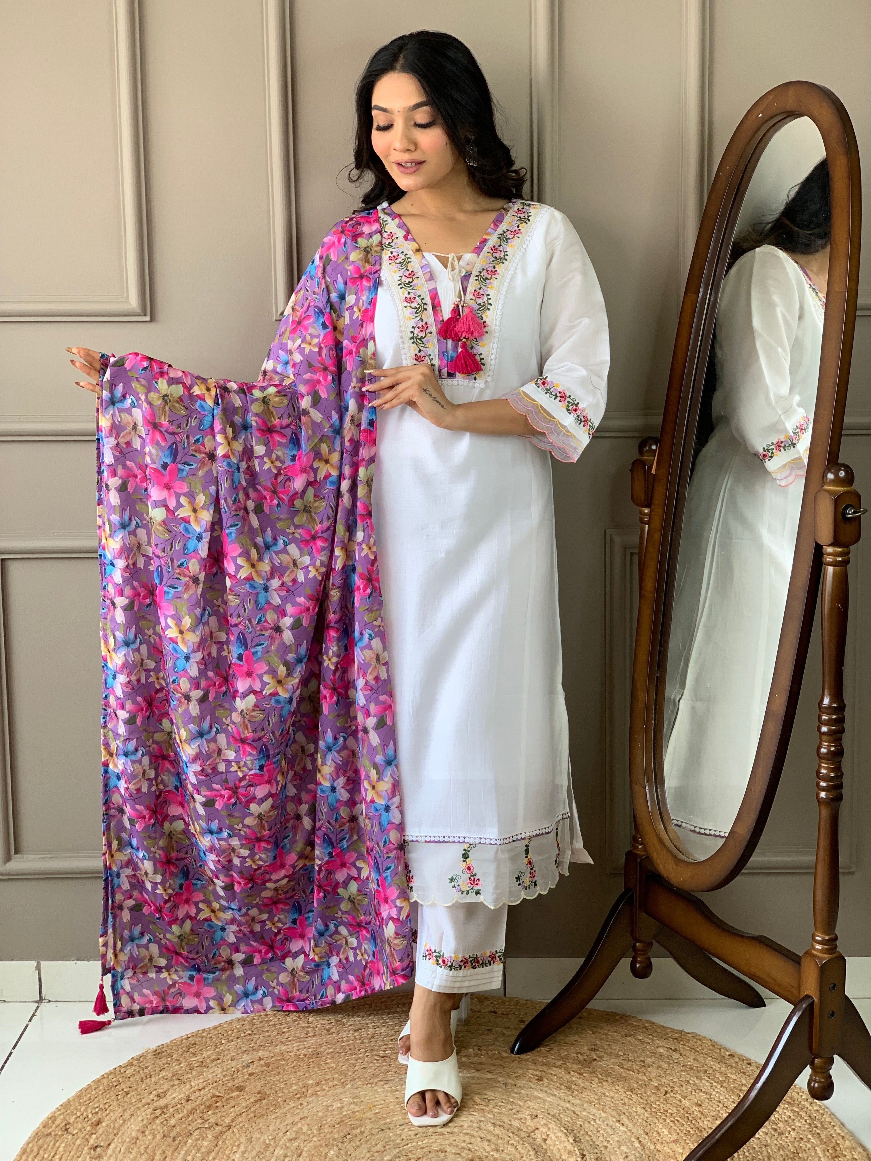 White Chanderi Silk Elegant Kurta Pant Set With Woven Work
