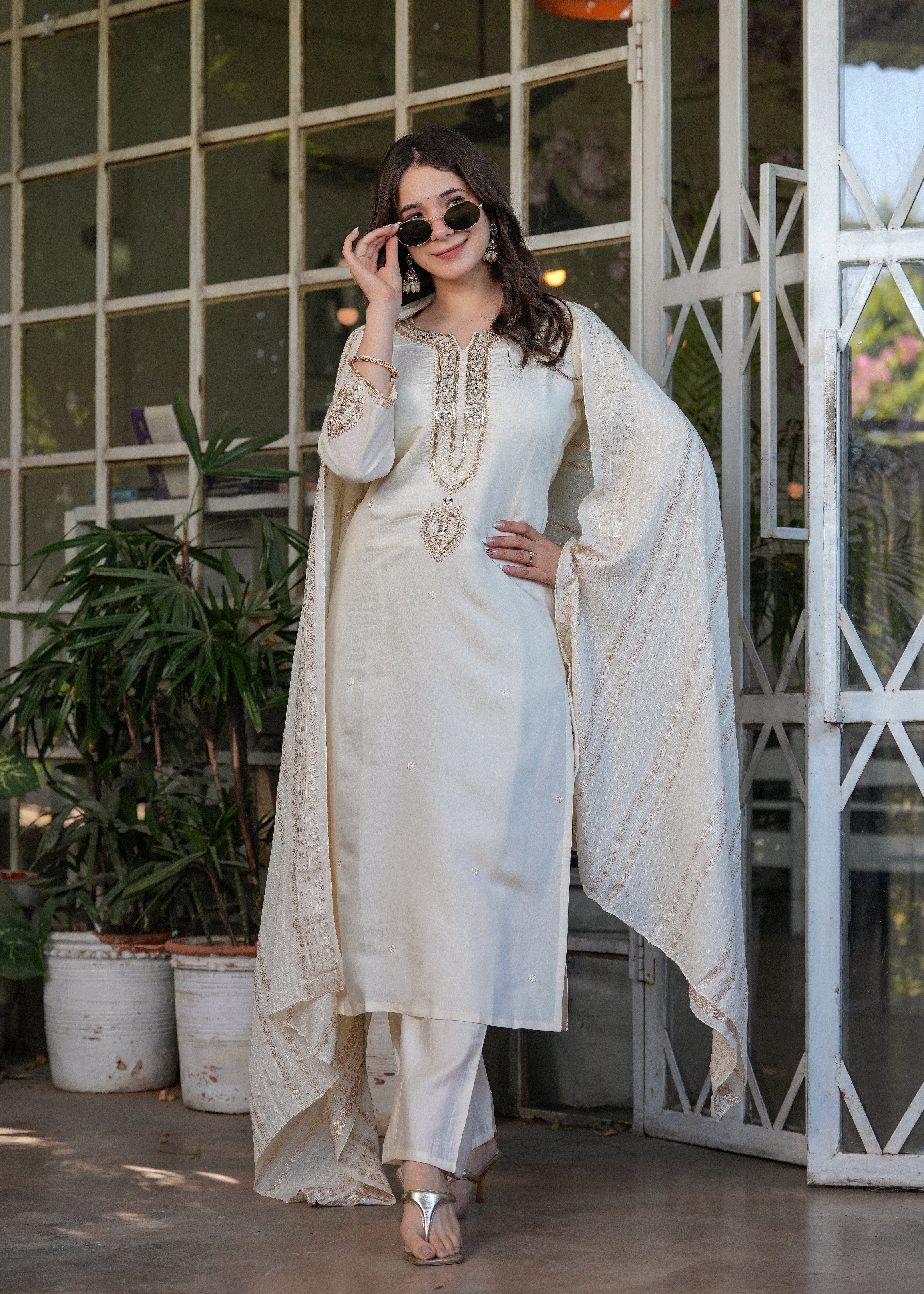 White Chanderi Viscose Elegant Kurta Pant Set With Embroidery Work