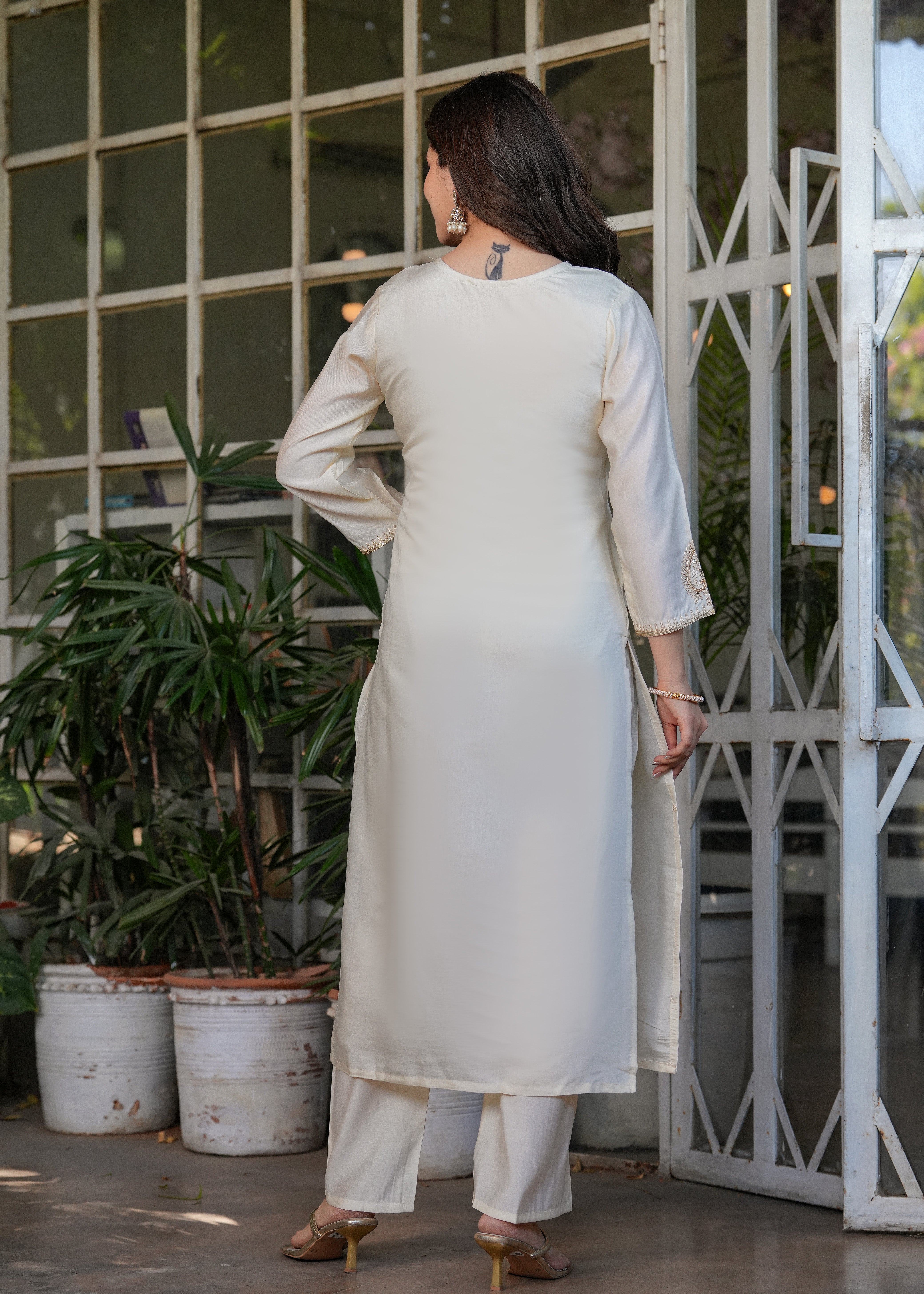 White Chanderi Viscose Elegant Kurta Pant Set With Embroidery Work