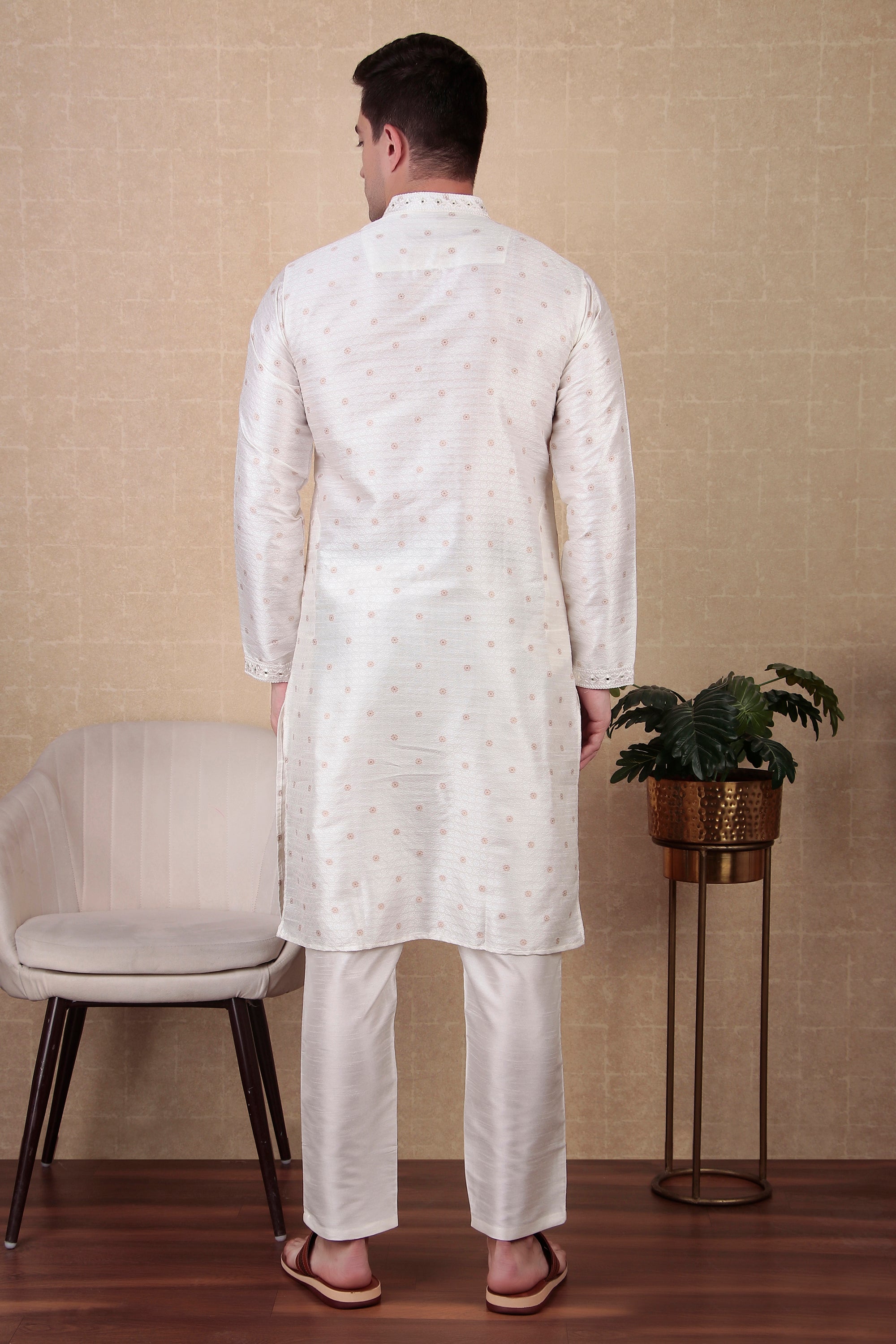 White Jacquard Silk Kurta Payjama – Classic and Elegant