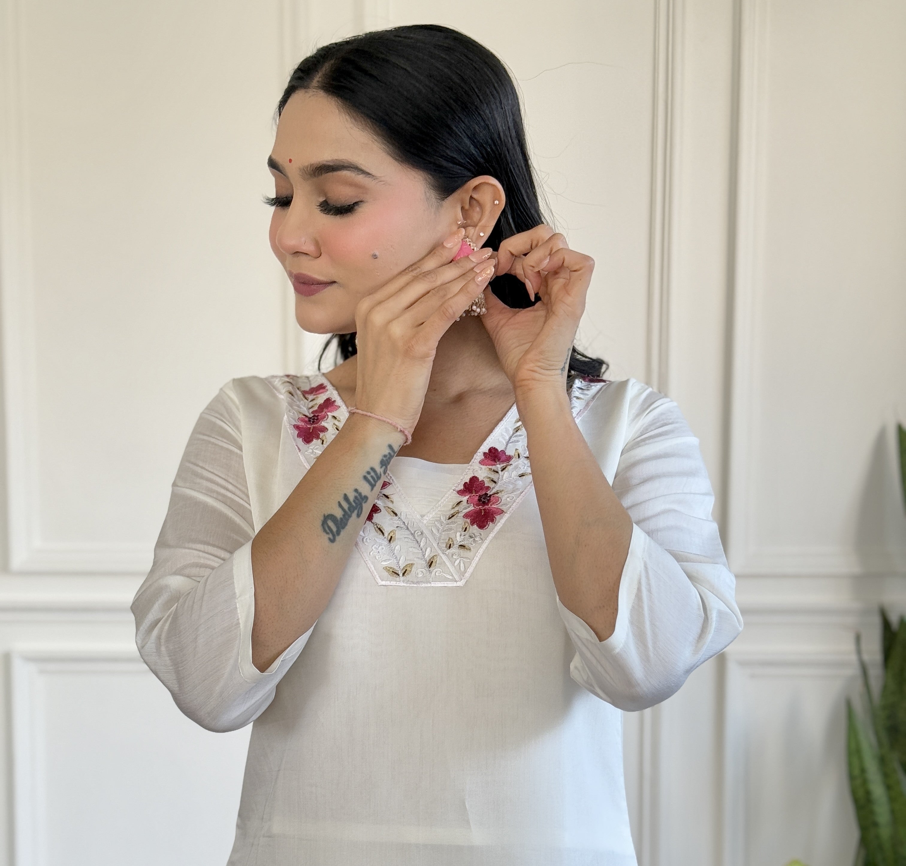 White Kurta Pant Set with Heavy Thread Embroidery Work on Neck