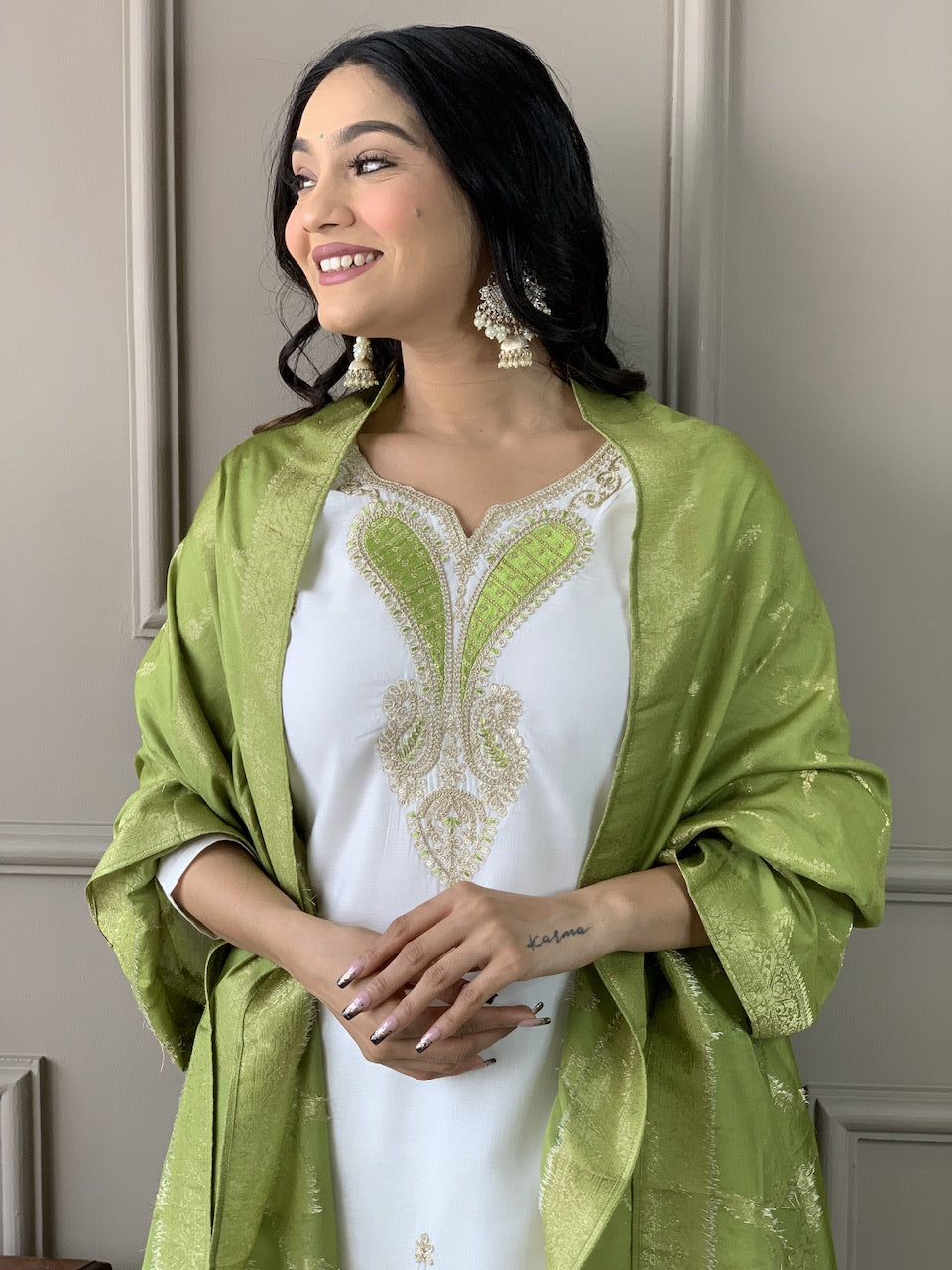 White Viscose Blend Elegant Kurta Pant Set With Embroidery Work