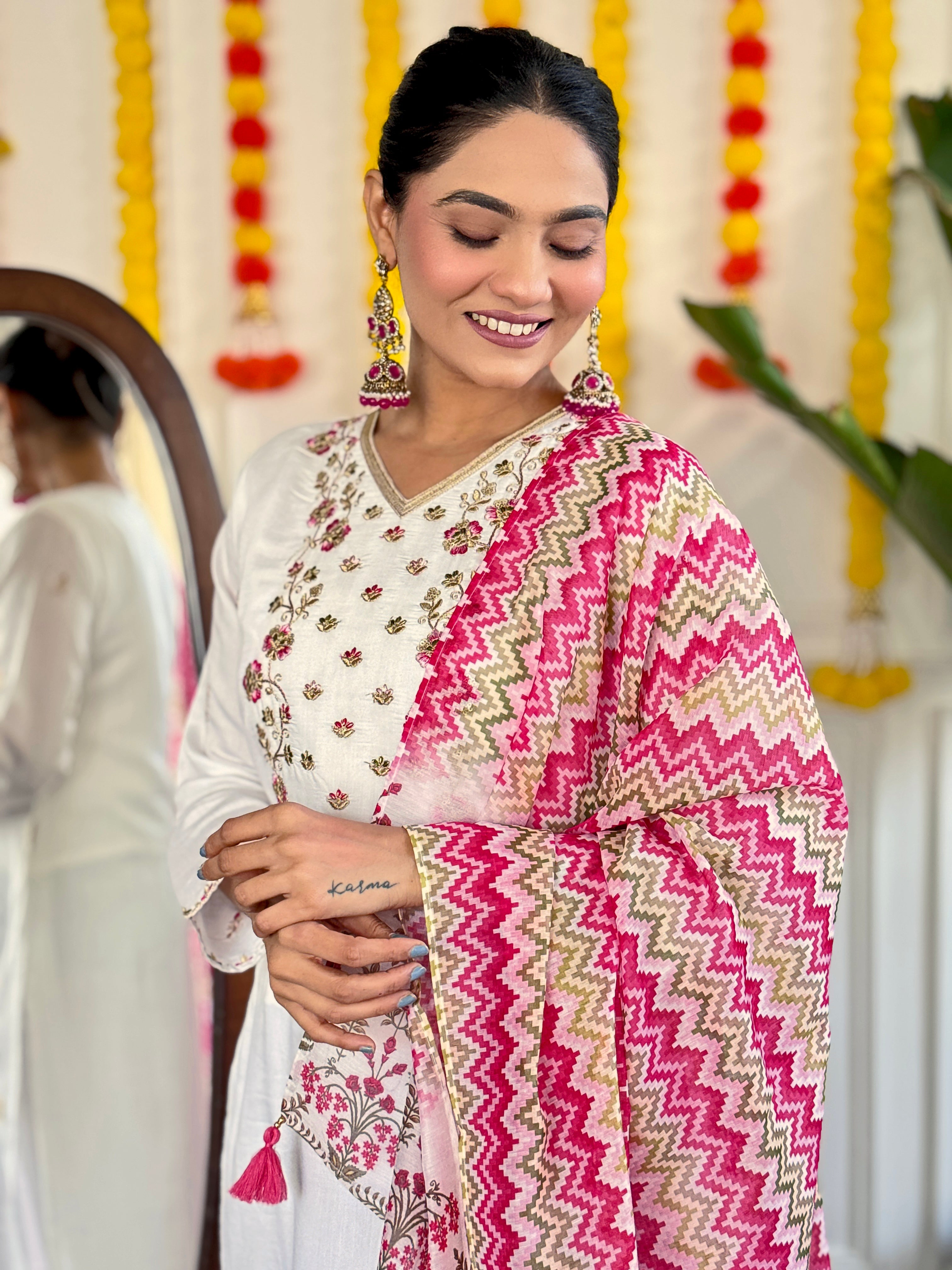 White Viscose Chanderi Kurta Pant With Heavy Thread Embroidery