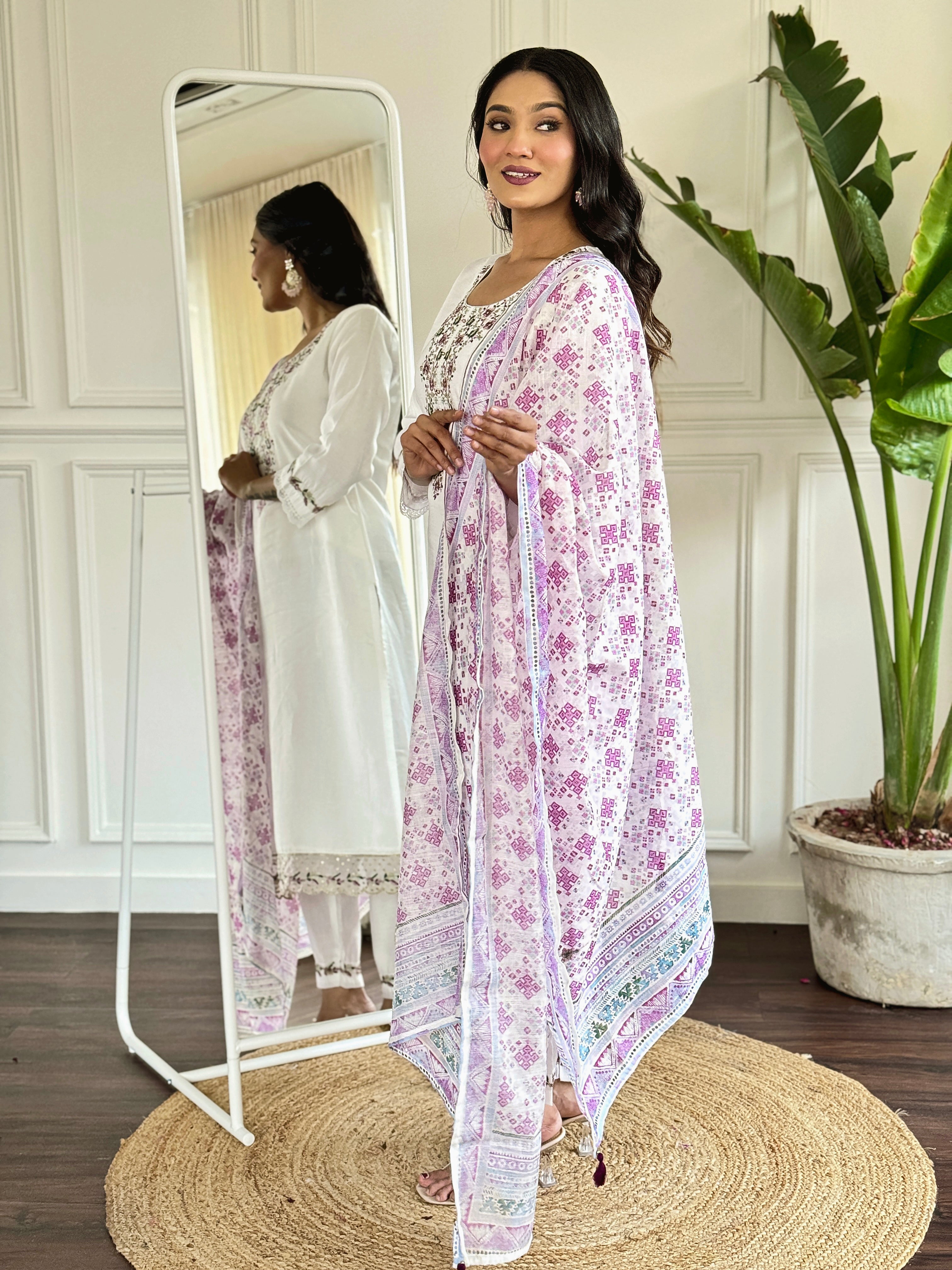 White Viscose Chanderi Kurta Pant With Heavy Thread Embroidery