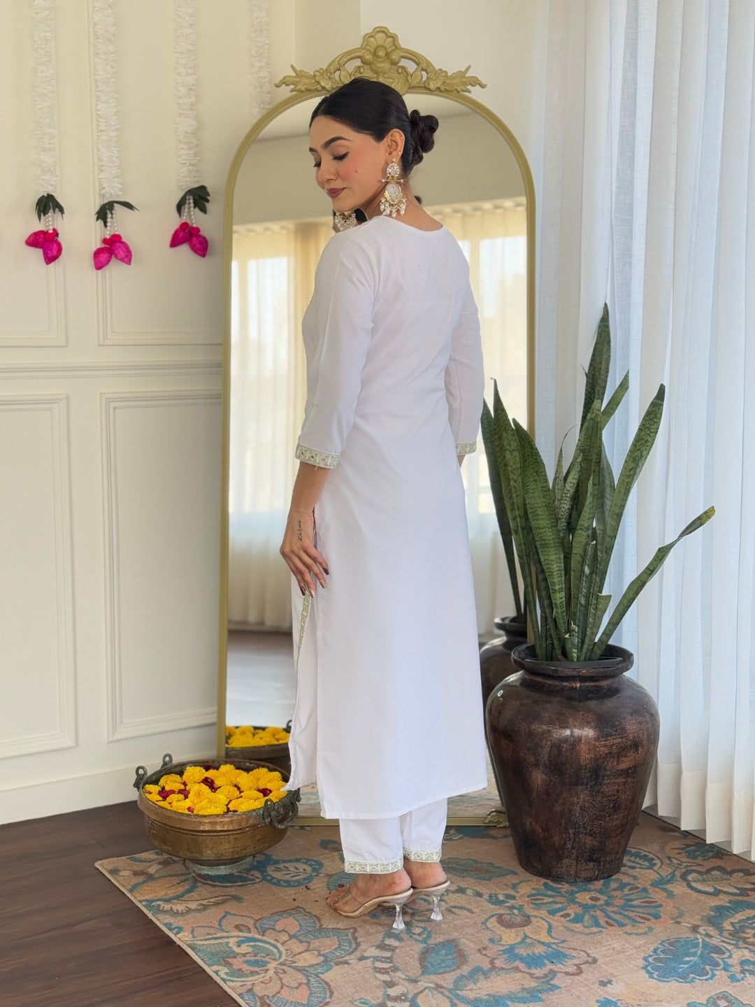 White Viscose Elegant Kurta Pant Set With Embroidery Work