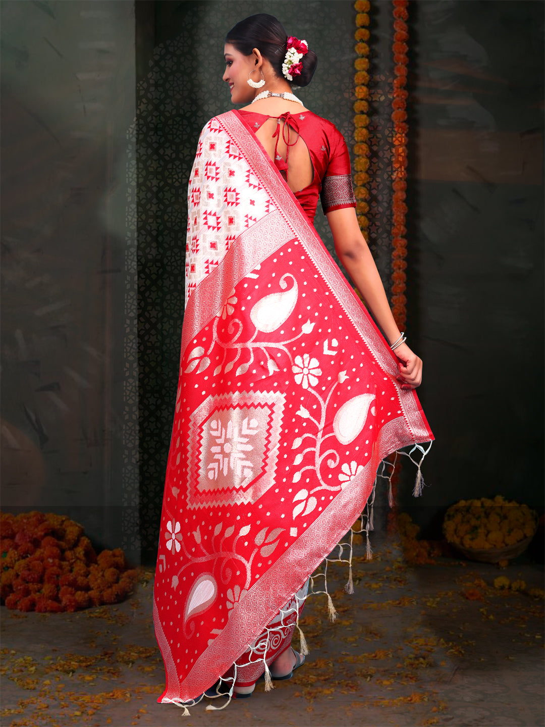 White & Red Linen Cotton Woven Jacquard Designer Saree