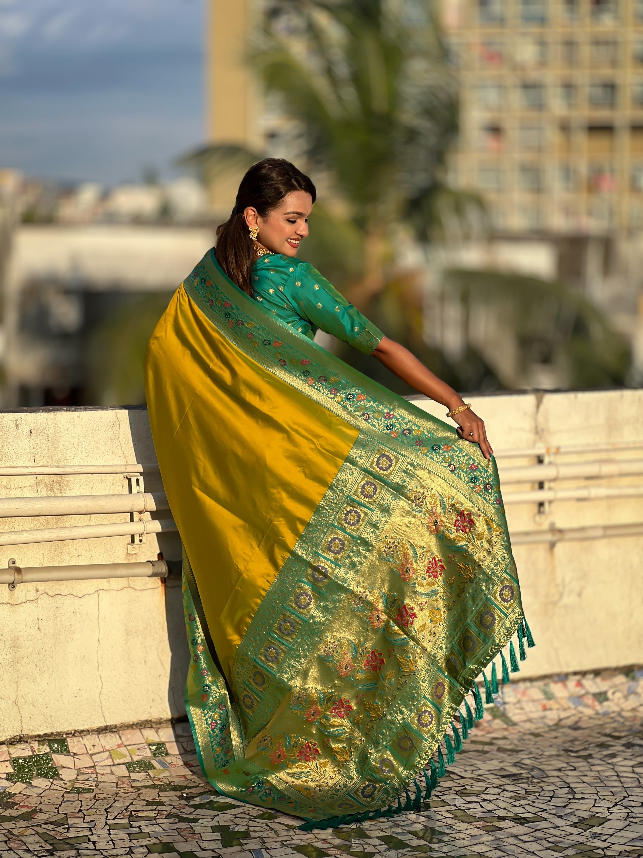 Woven Kadiyal Paithani Gala Designer Green Soft Silk Ethnic Saree