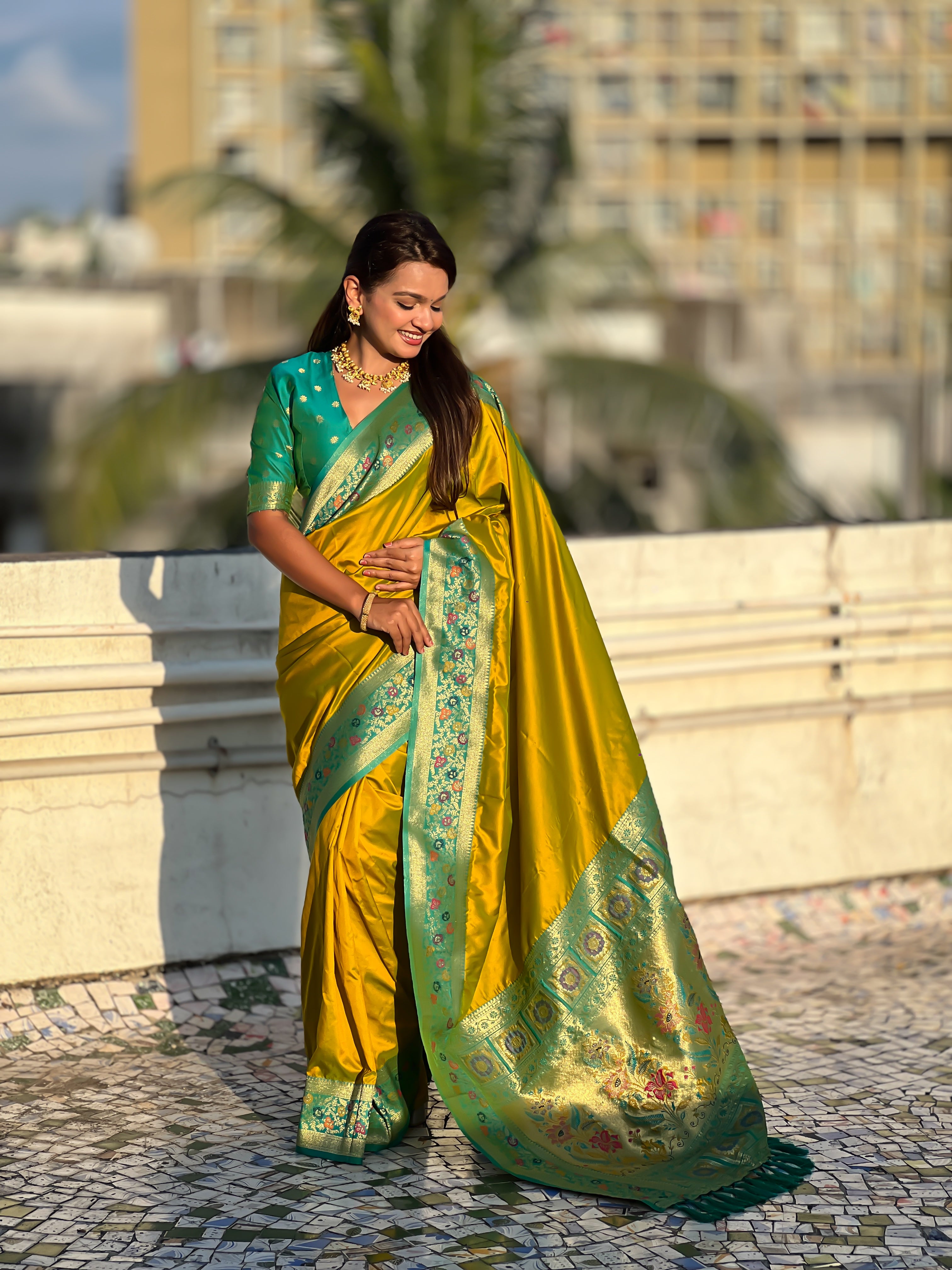 Woven Kadiyal Paithani Gala Designer Green Soft Silk Ethnic Saree
