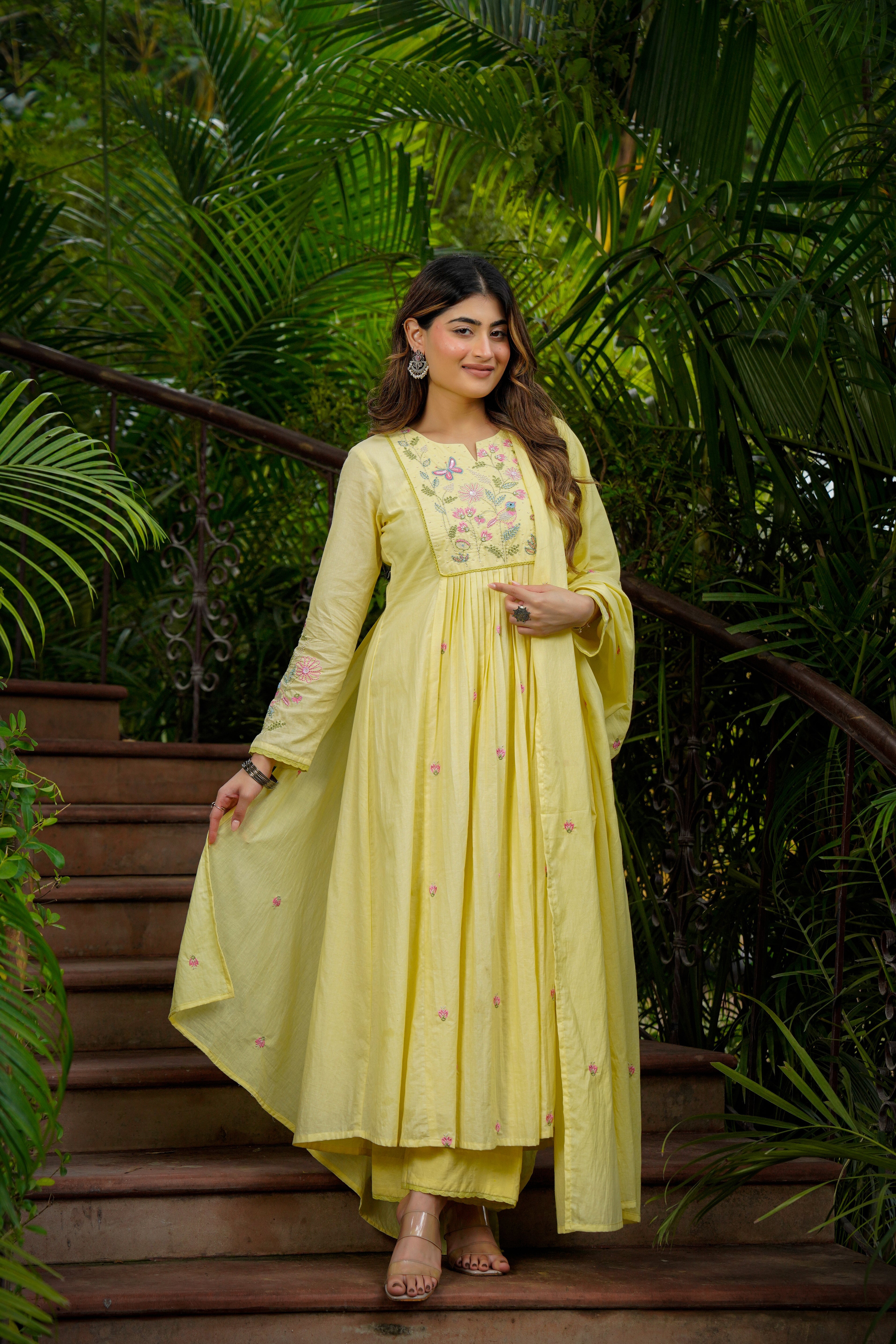 Yellow Chanderi Silk Kurta Pant Set With Heavy Thread Embroidery Work