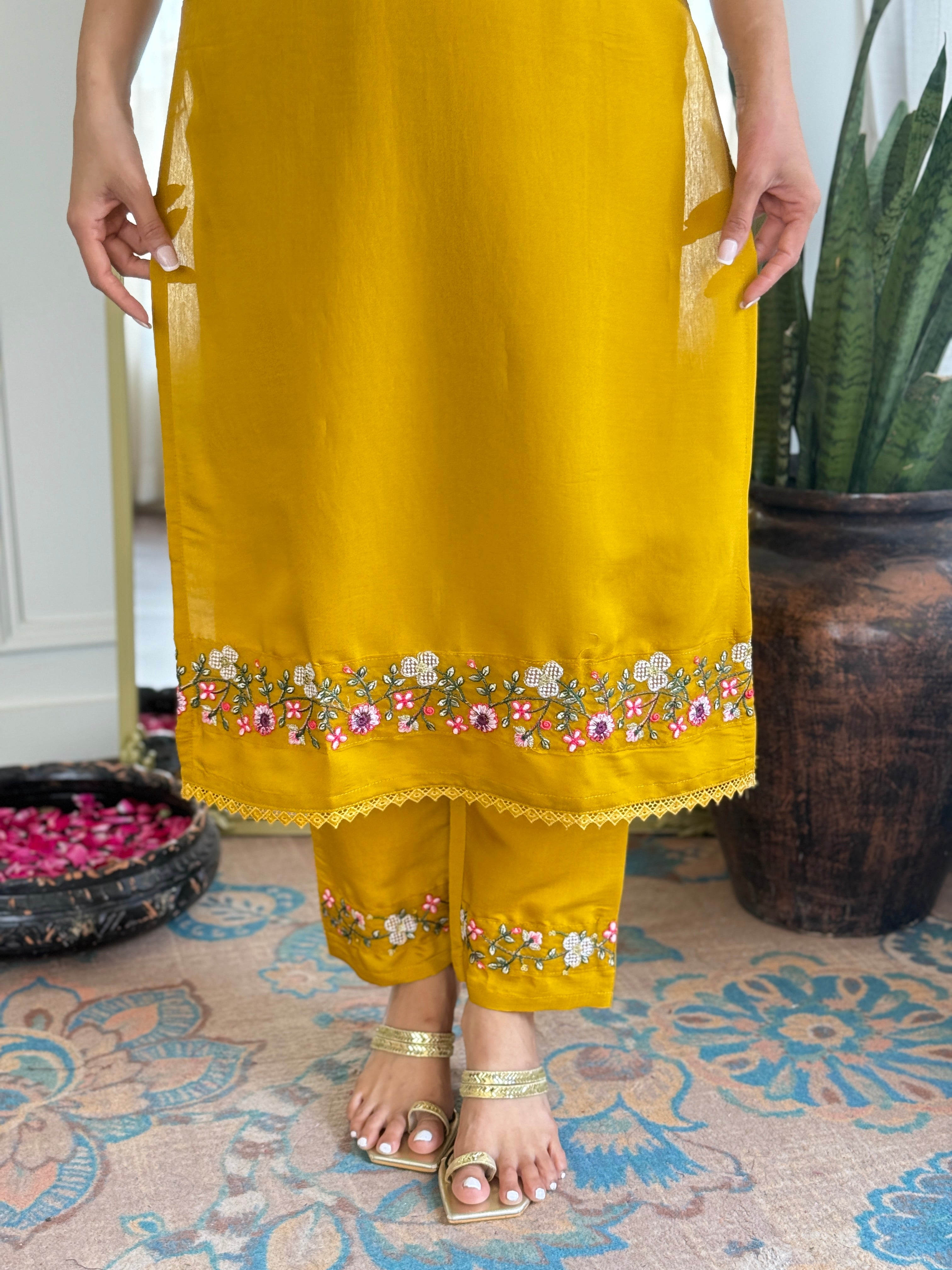 Yellow Kurta Pant Set With Heavy Thread Embroidery Work With Digital Printed Dupatta
