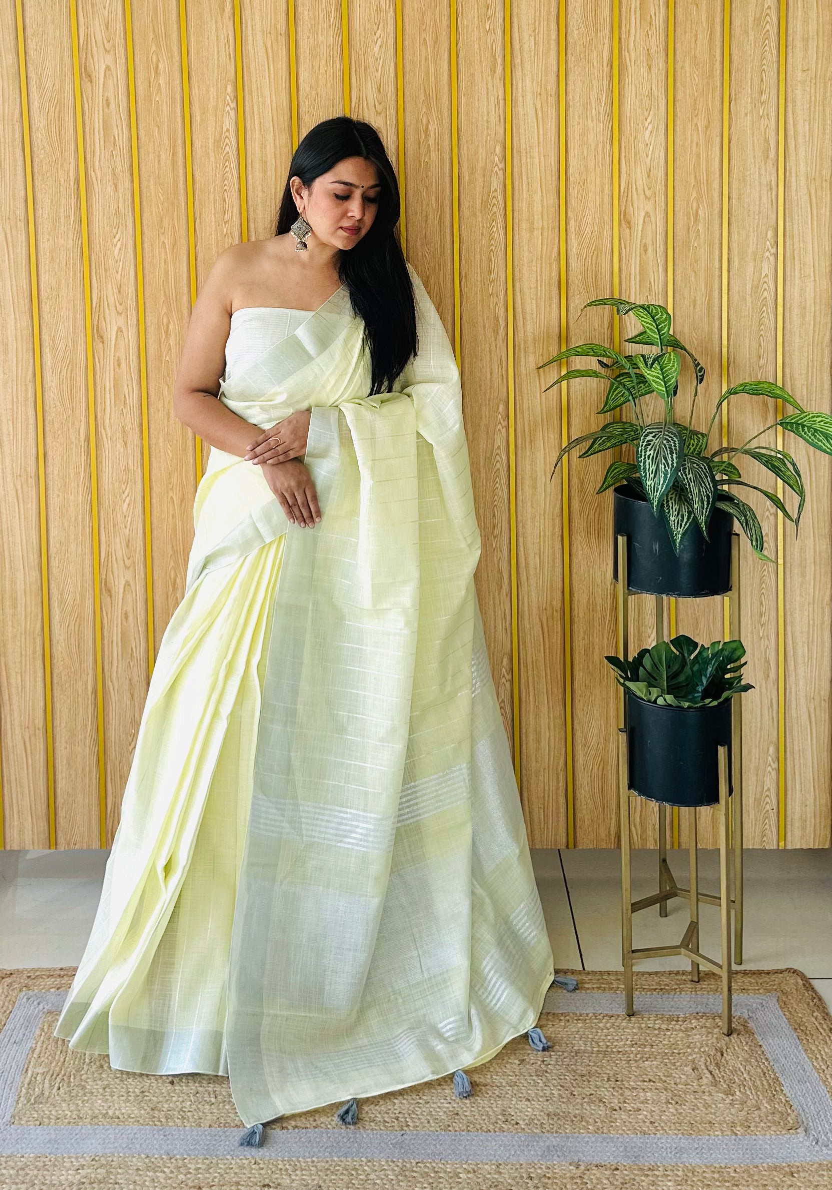 Yellow Linen Partywear Woven Saree For Sophisticated Rich Looks