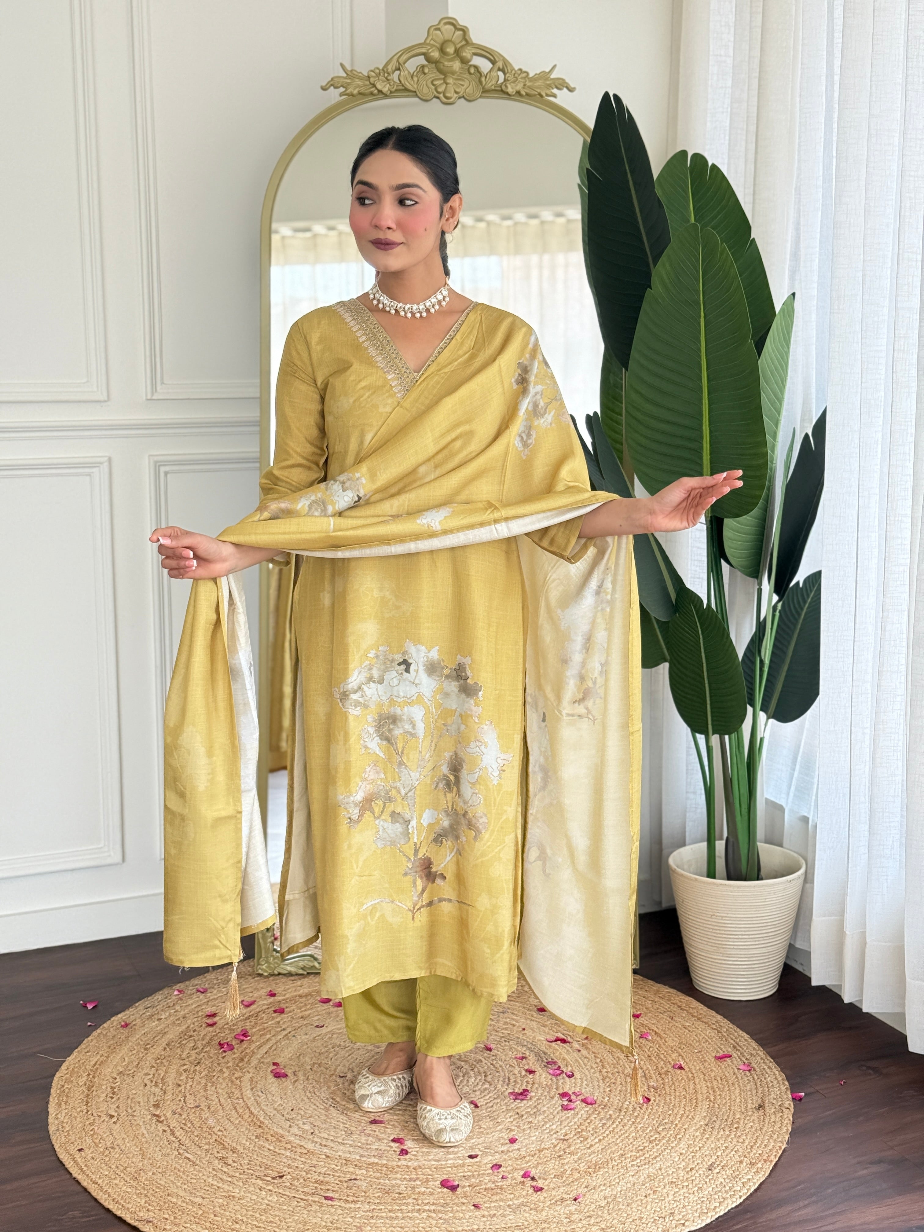 Yellow Pure Muslin Kurta Pant Set With Heavy Thread Embroidery Work With Digital Print