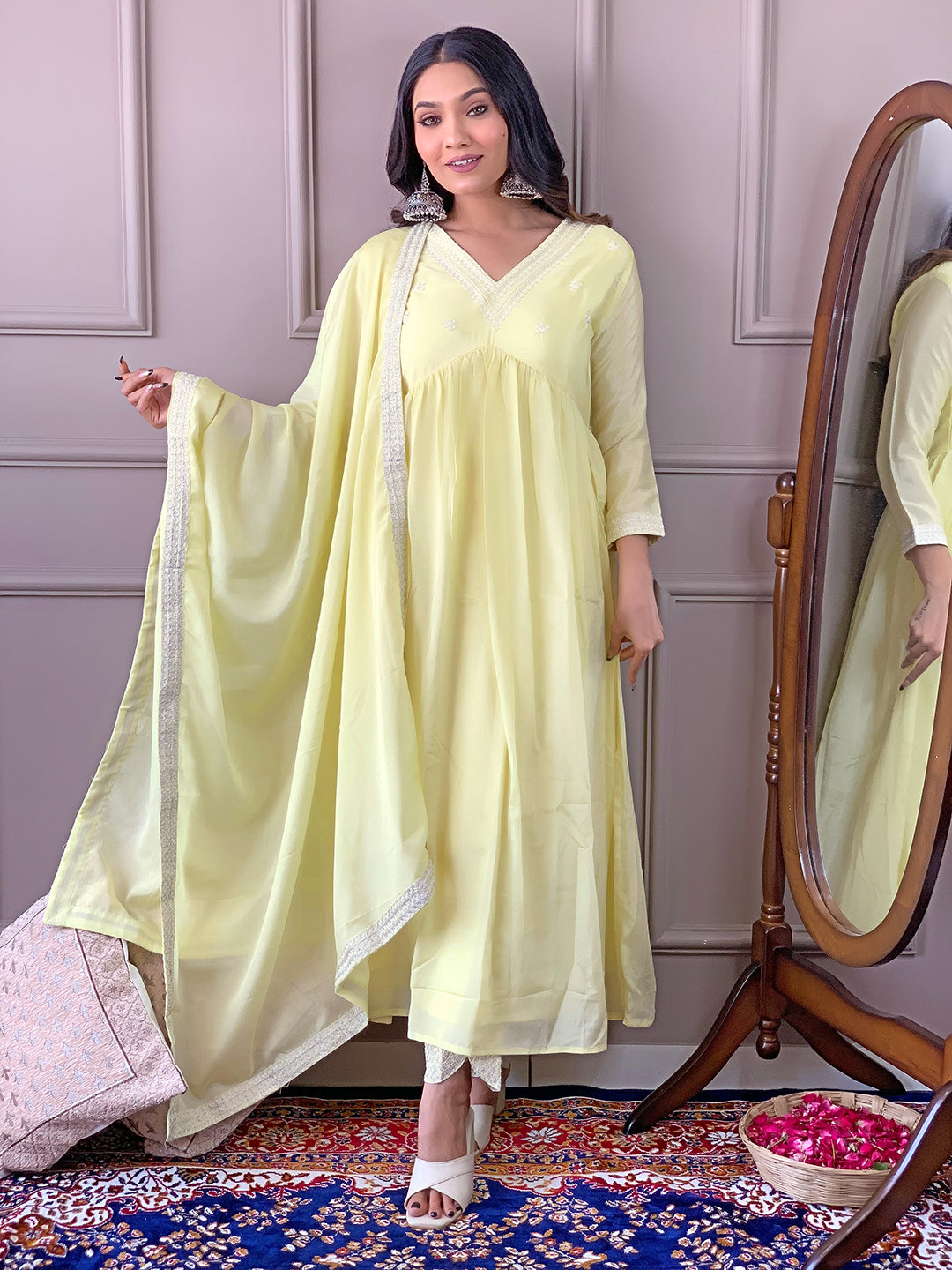 Yellow Silk Chiffon Elegant Kurta Pant Set With Thread Work