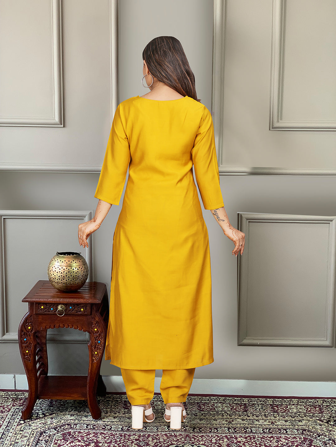 Yellow Viscose Elegant Kurta Pant Set With Print