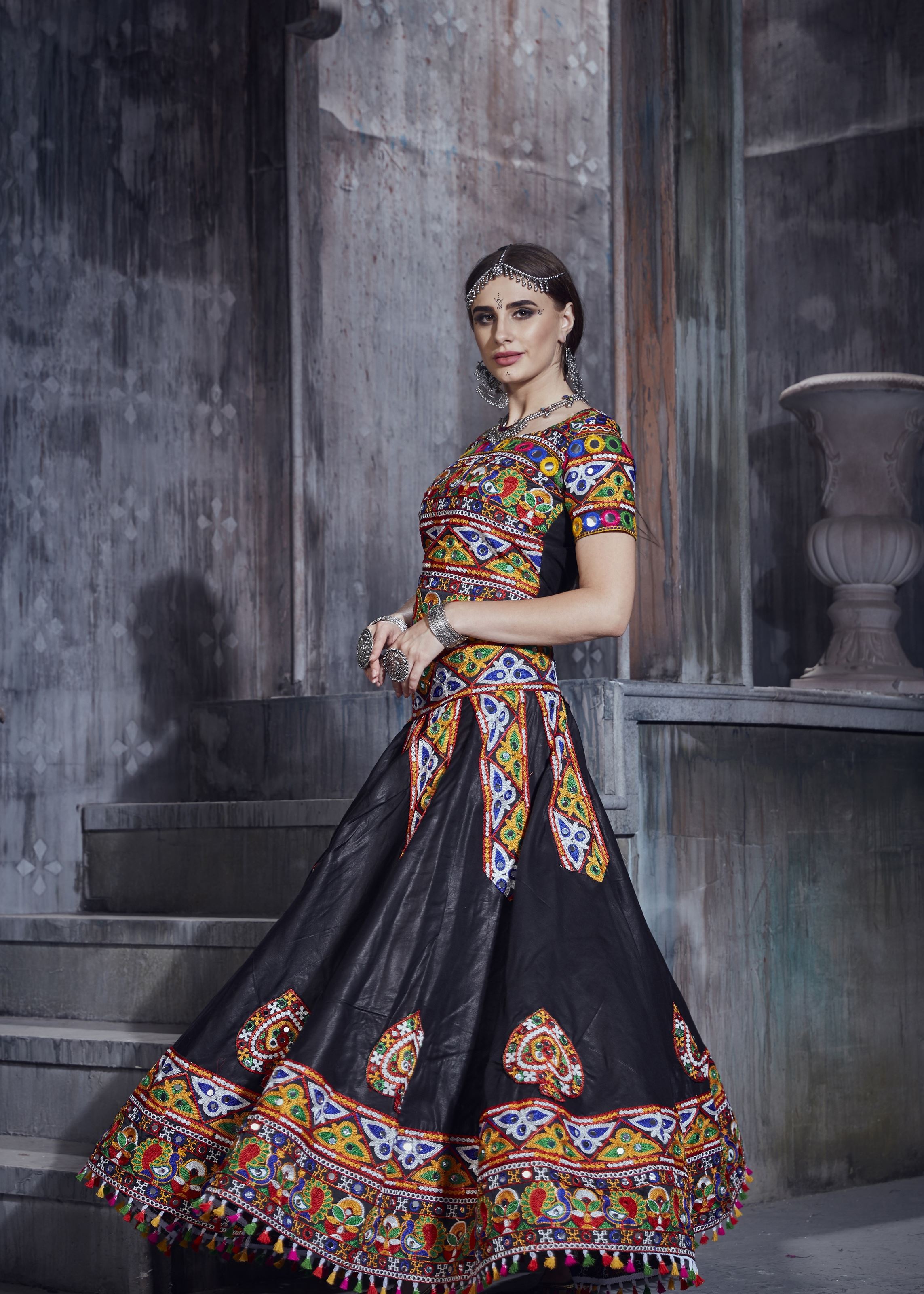 Black And Red Navratri Chaniya Choli With Gamthi Lace Work With Mirror Work