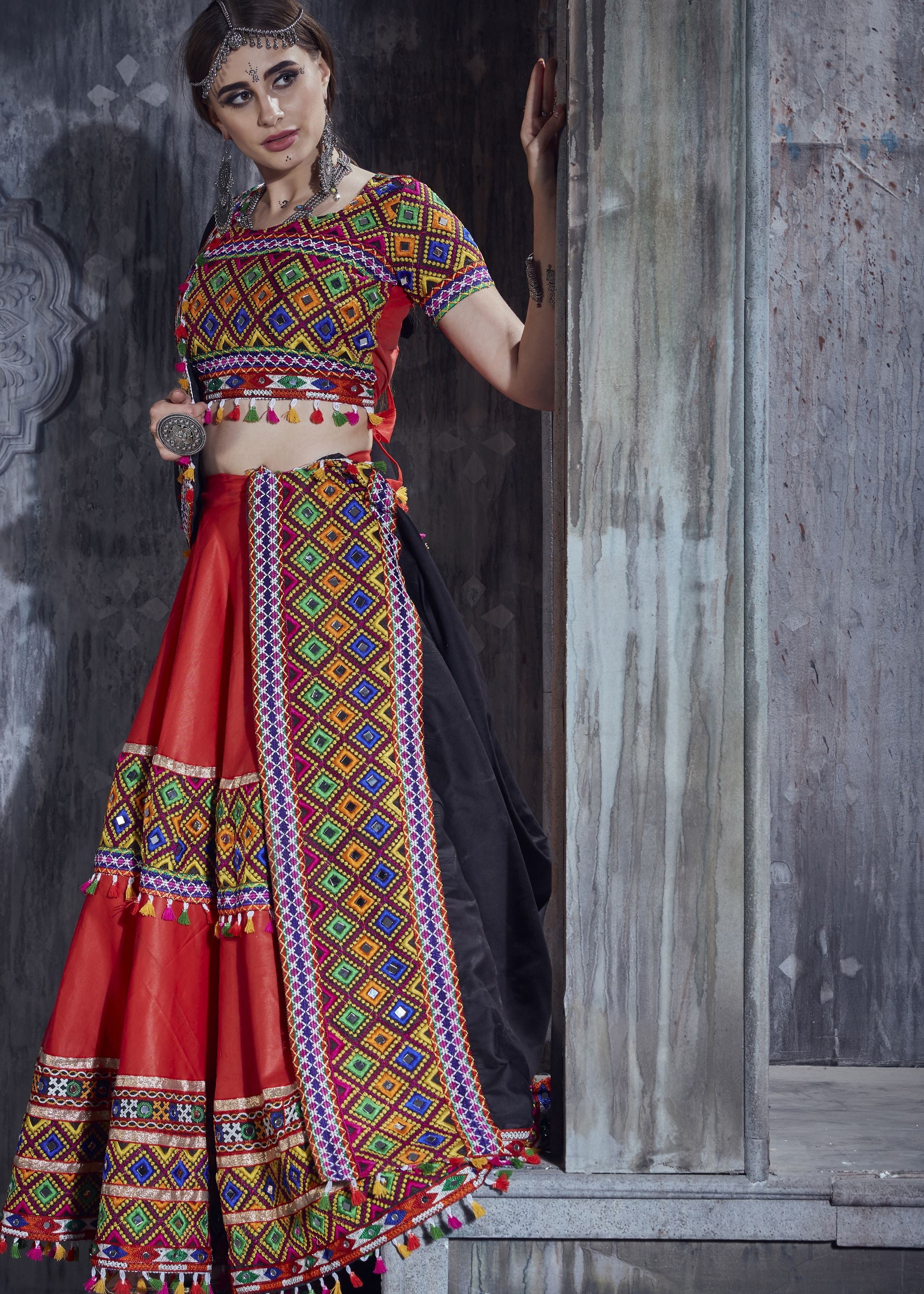 Red And Black Navratri Chaniya Choli With Gamthi Lace Work With Mirror Work