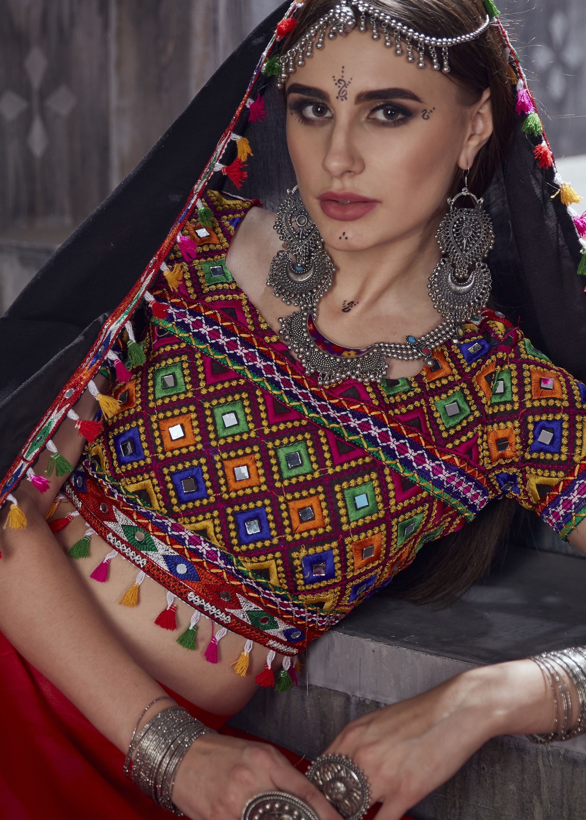 Red And Black Navratri Chaniya Choli With Gamthi Lace Work With Mirror Work