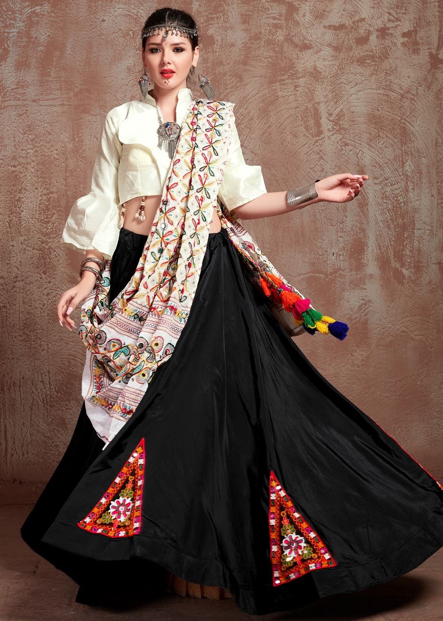 Black And White Navratri Chaniya Choli With Gamthi Work Butta And  Tassels Lace