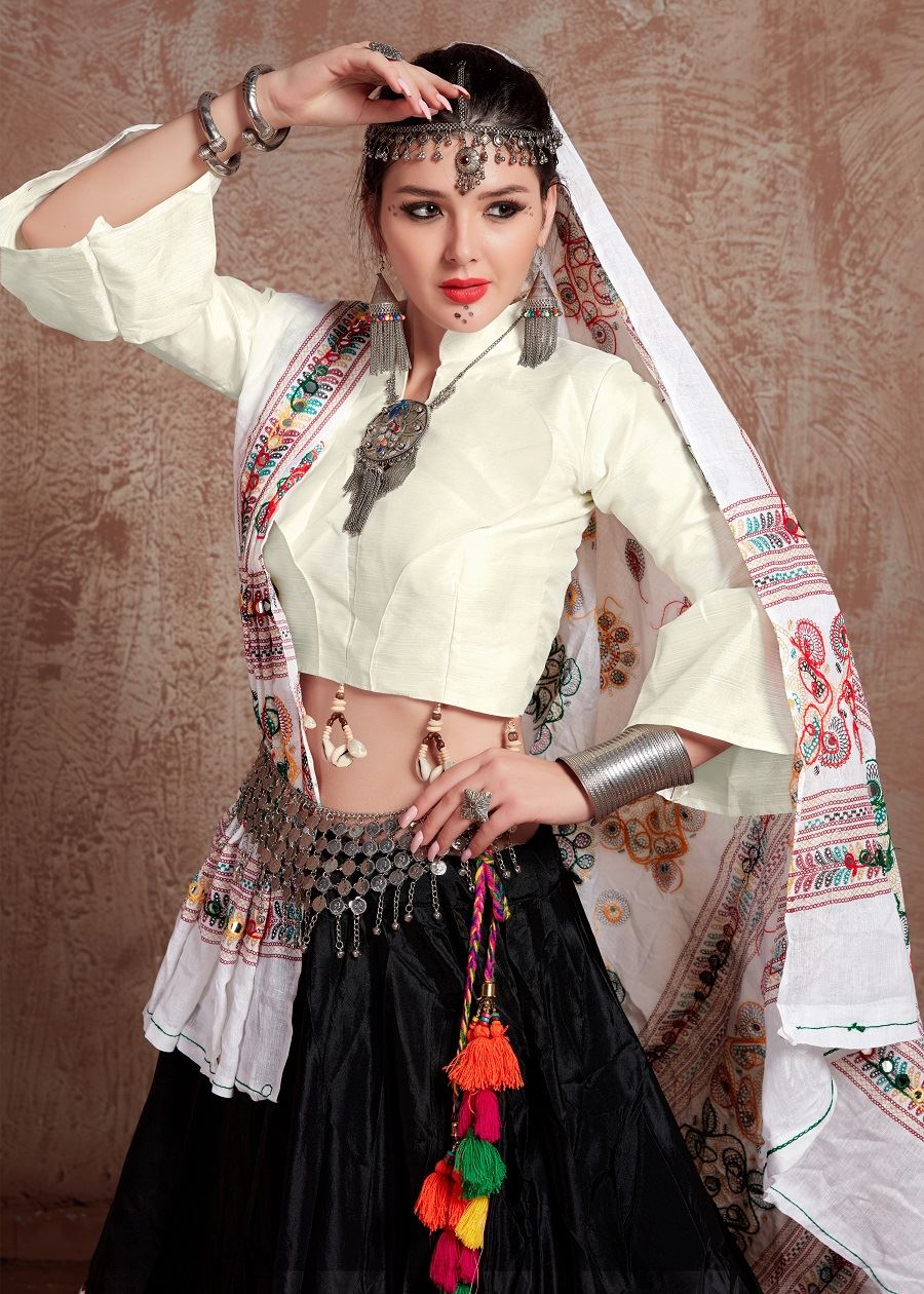 Black And White Navratri Chaniya Choli With Gamthi Work Butta And  Tassels Lace