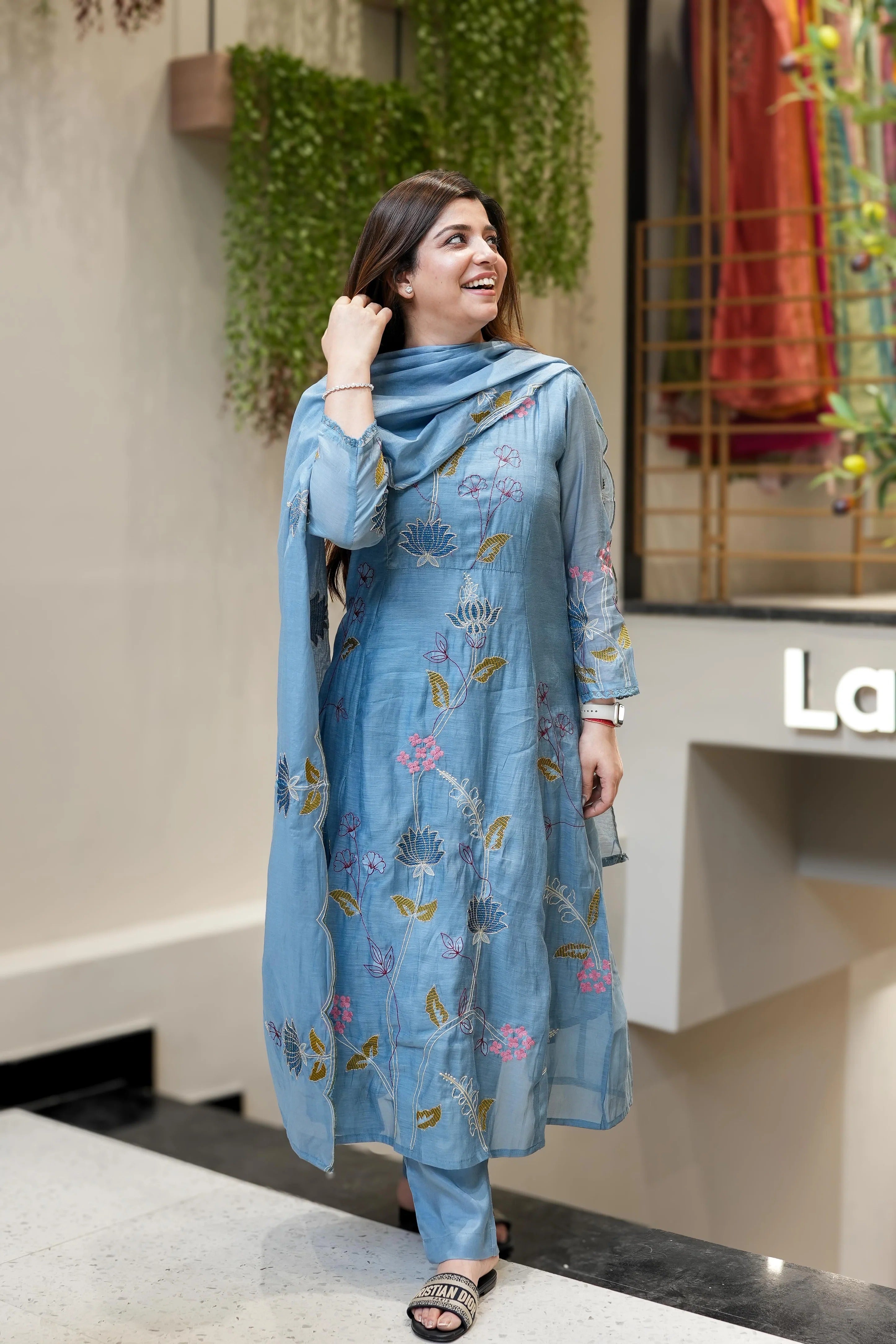 Aqua Blue Viscose Chanderi Kurta Pant Set With Heavy Thread Embroidered Work