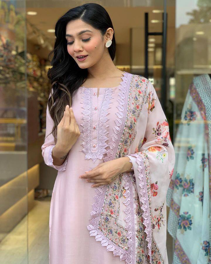 Baby Pink Viscose Chanderi Kurta Pant With Embroidery Work And Printed Dupatta