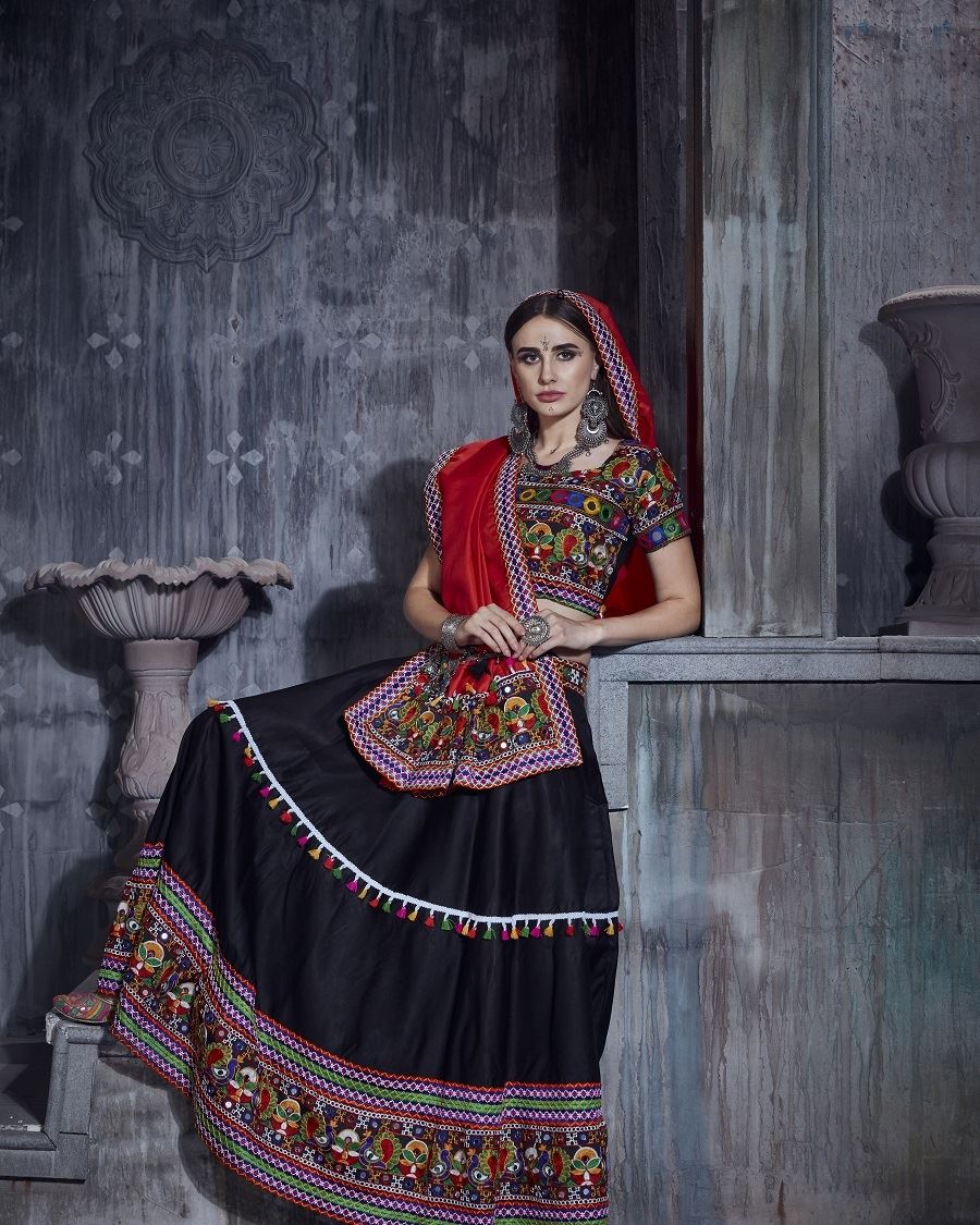 Black And Red Navratri Chaniya Choli With Gamthi Work And Lace Work