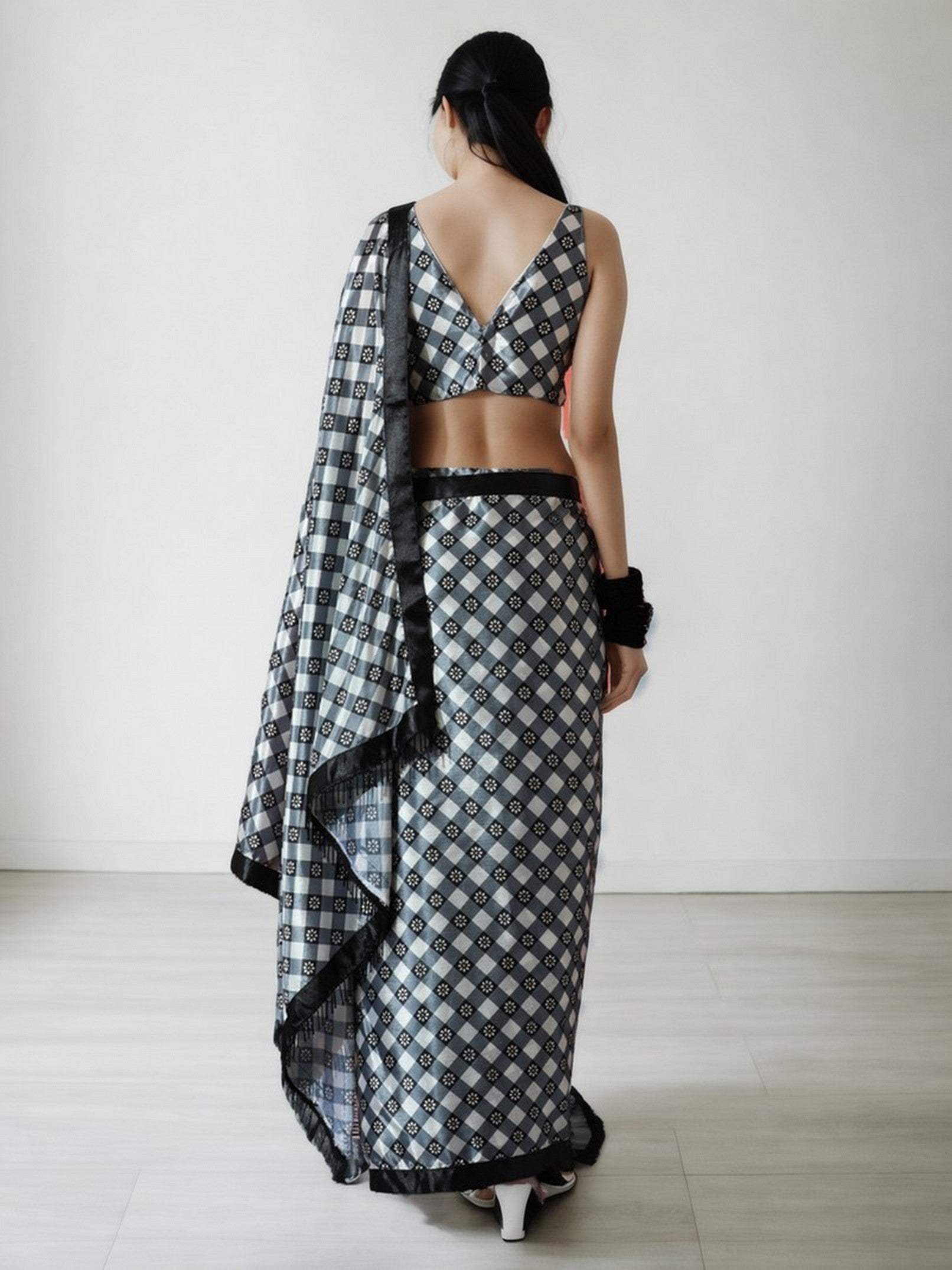 Black Chinnon Digital Print & Lace Border Trendy Ready To Wear Saree
