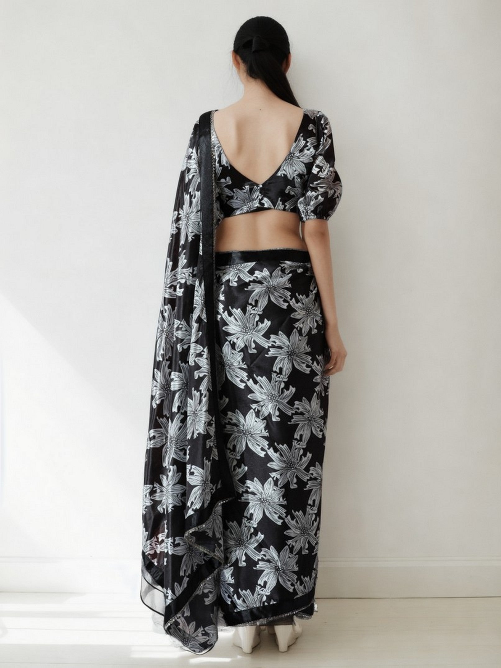 Black Chinnon Digital Print & Lace Border Trendy Ready To Wear Saree
