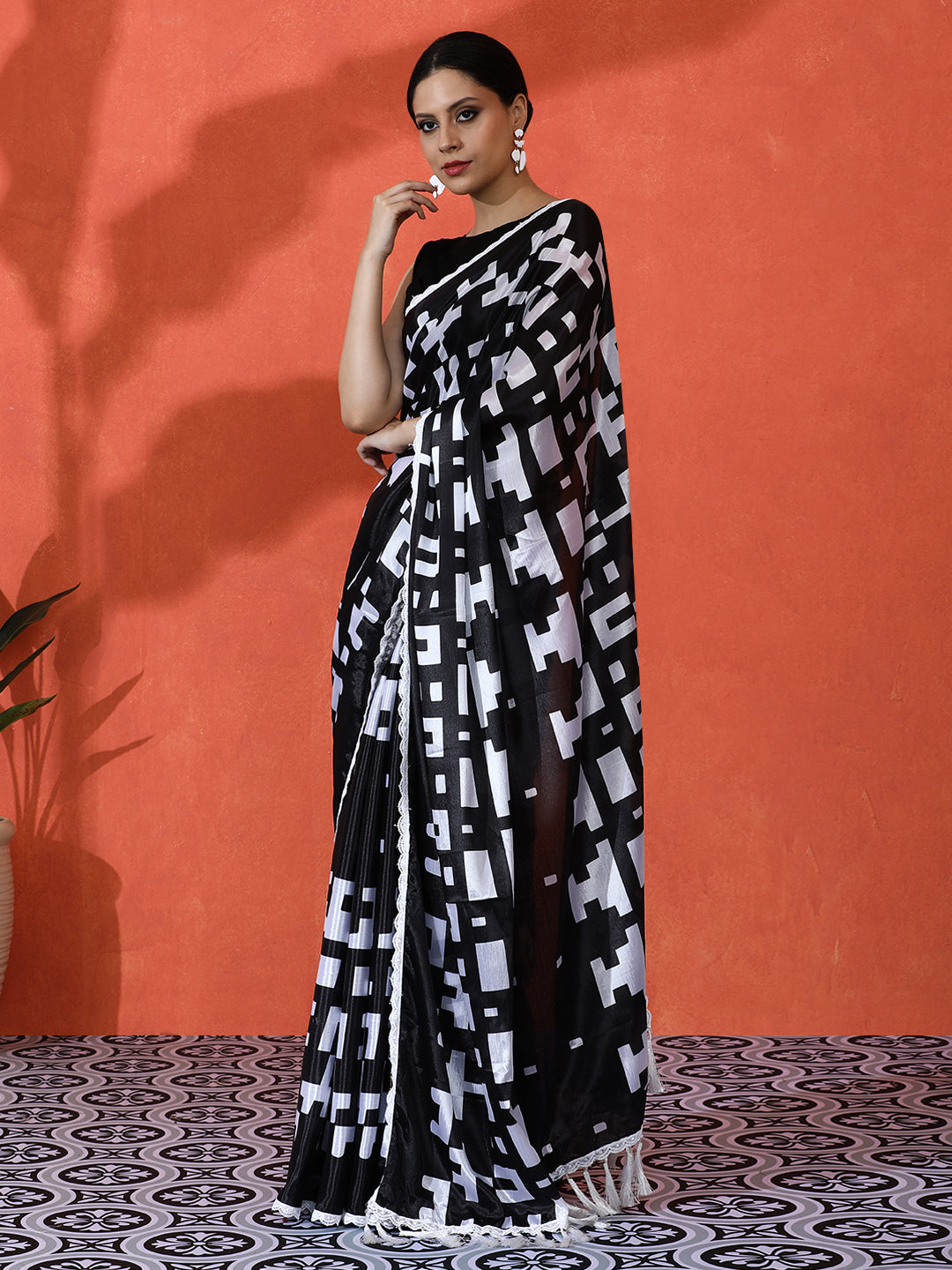 Black Chinon Saree With Beautiful Digital Print For Ceremonial Wear