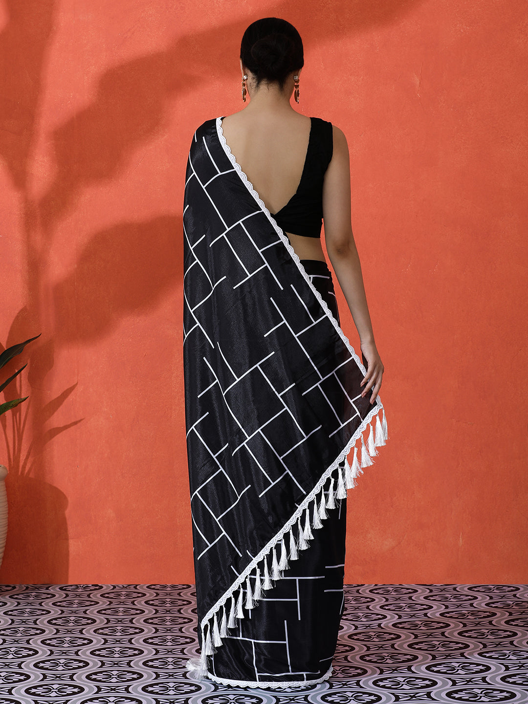 Black Chinon Saree With Beautiful Digital Print For Ceremonial Wear