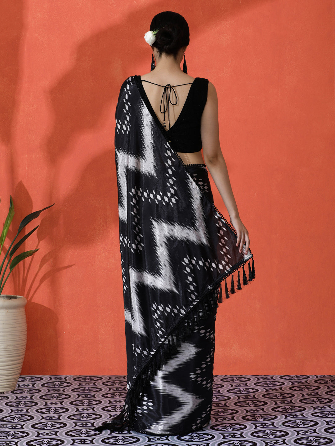 Black Chinon Saree With Beautiful Digital Print For Ceremonial Wear
