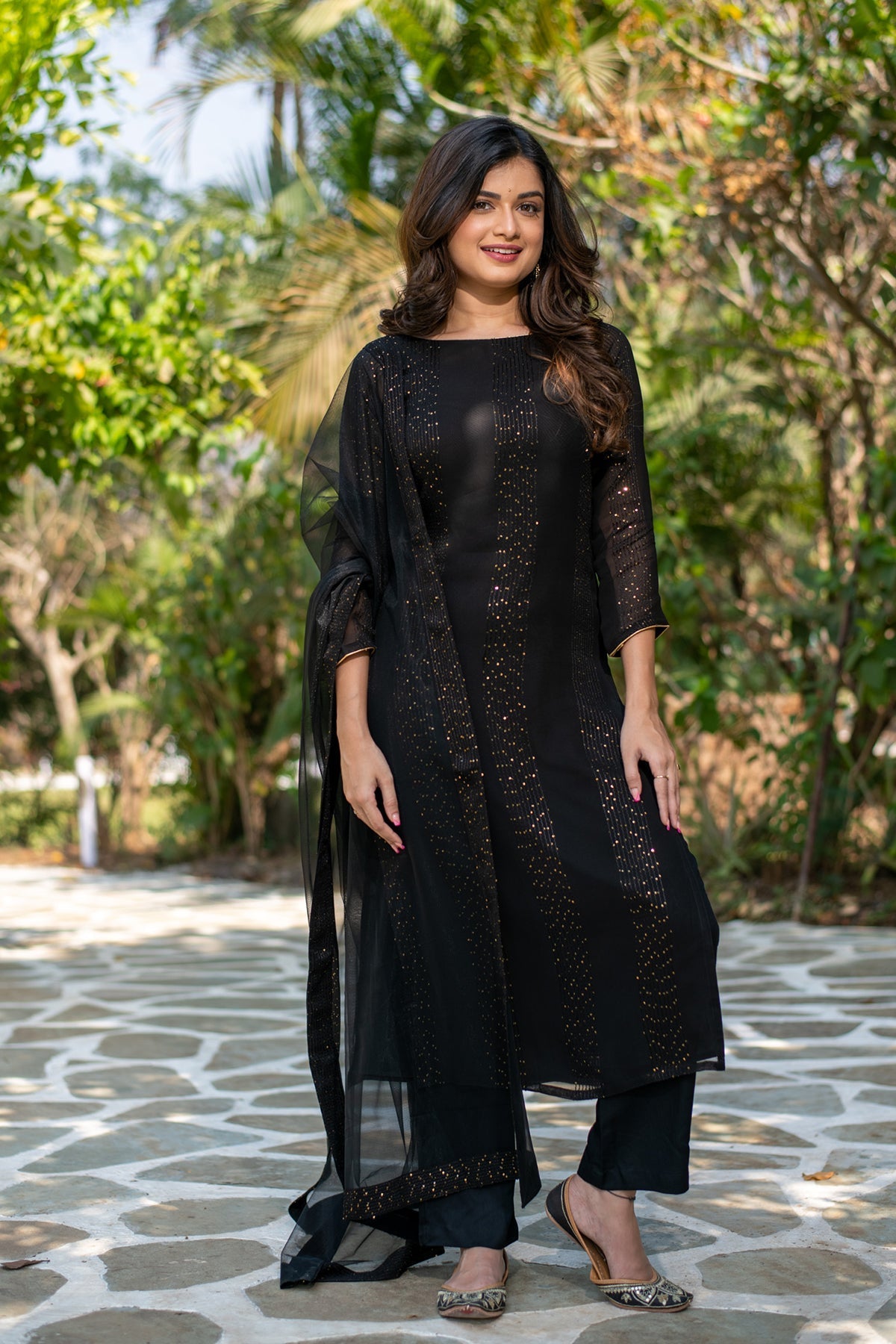 Black Faux Georgette Kurta Pant Set With Thread Embroidered With Sequins Work