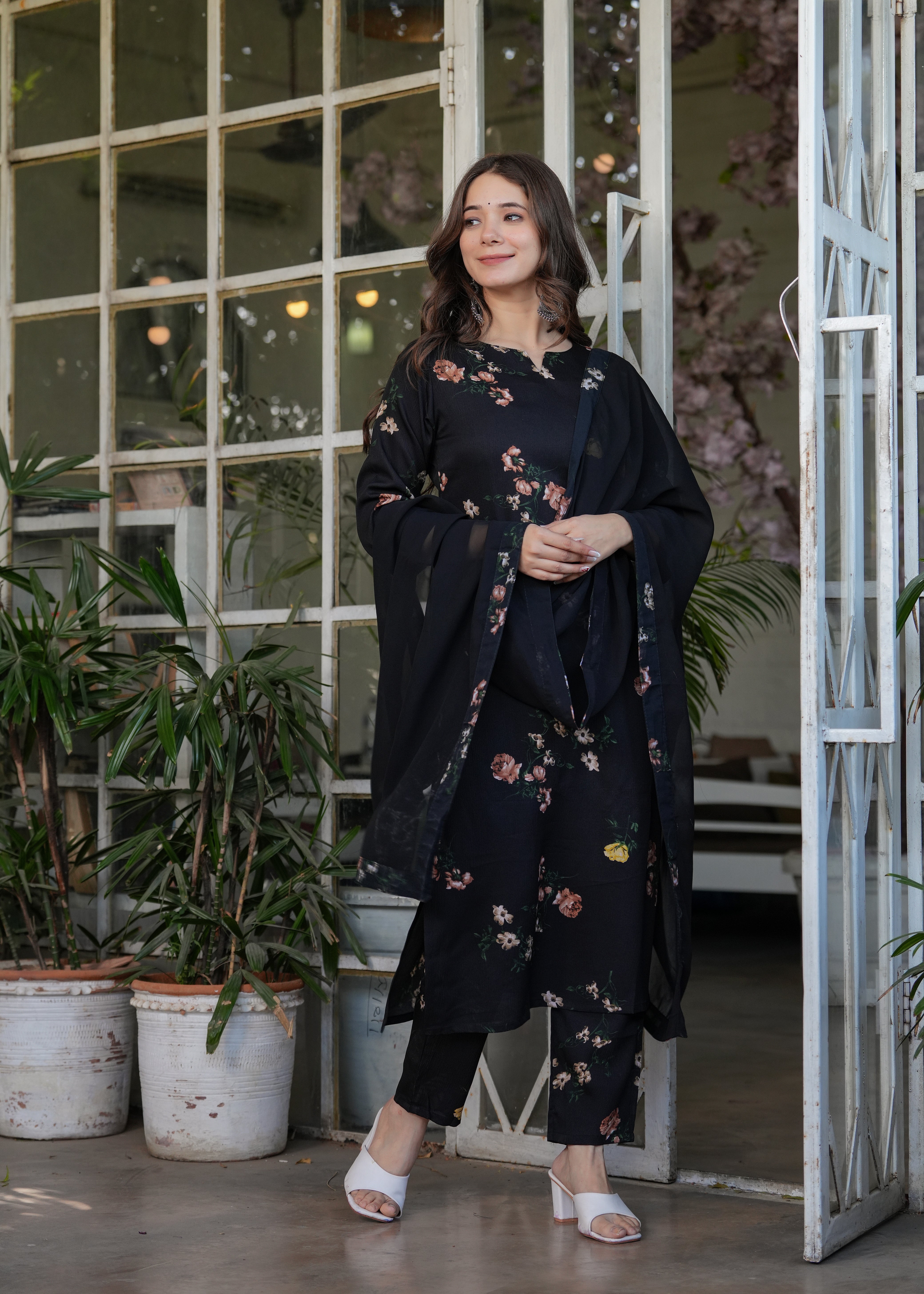 Black French Crepe Elegant Kurta Pant Set With Print