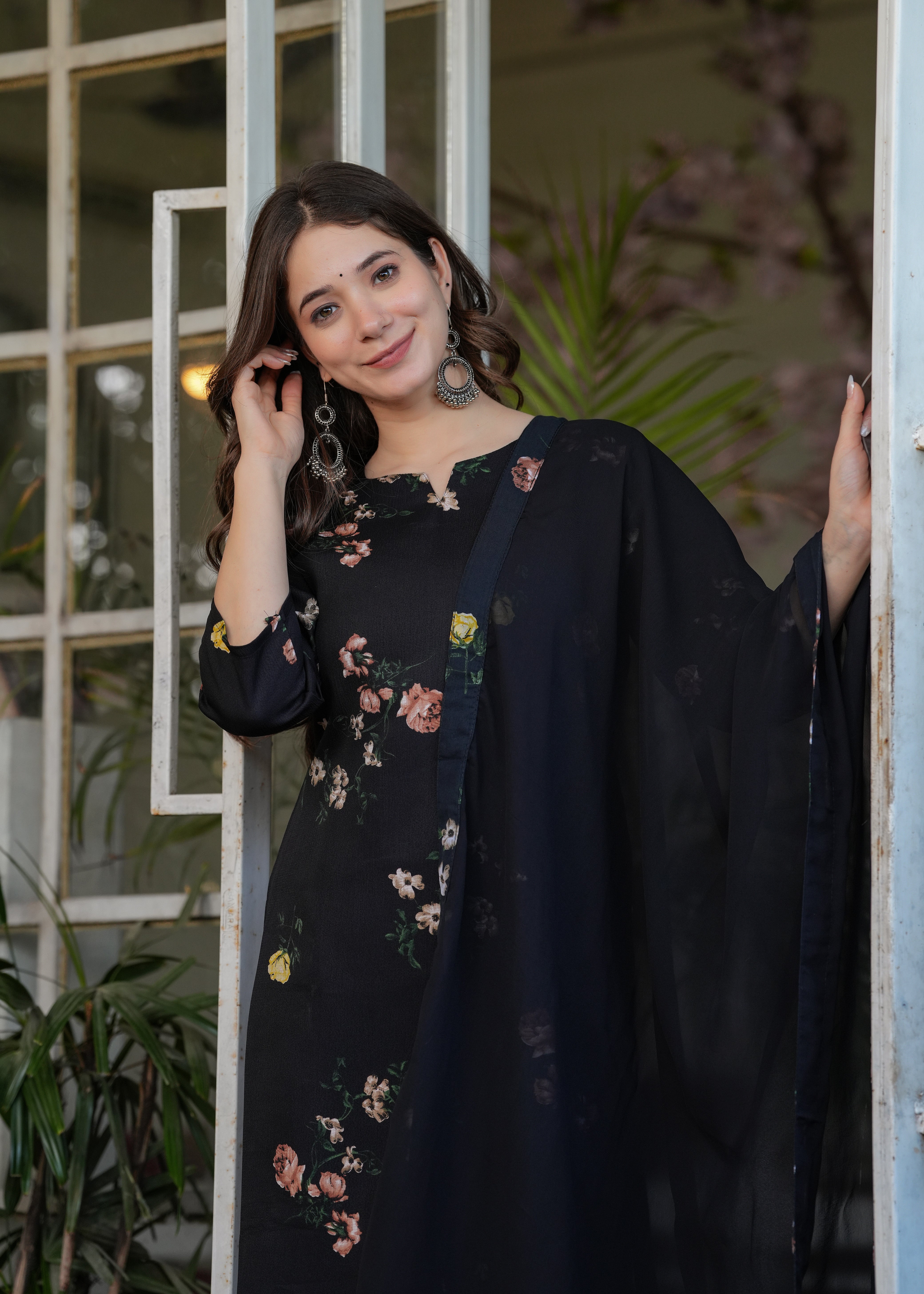 Black French Crepe Elegant Kurta Pant Set With Print