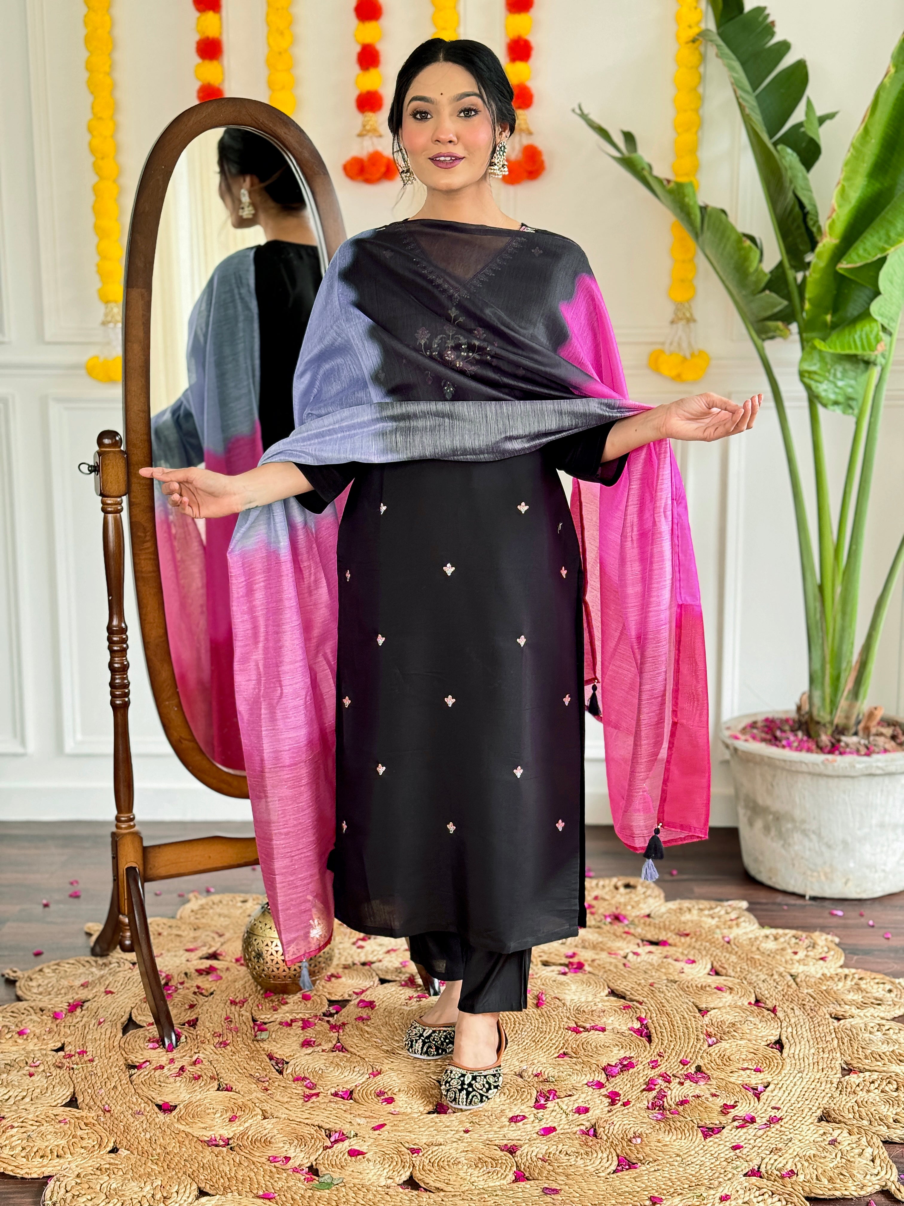 Black Kurta Pant Set with Heavy Thread Embroidery Work