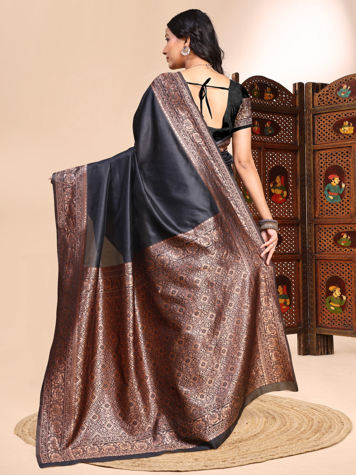 Black Lichi Silk Saree With Designer Weaving