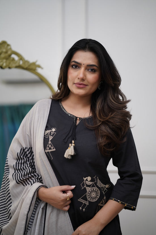 Black Pure Silk Kurta Pant Set With Heavy Thread Embroidery Work With Printed Dupatta